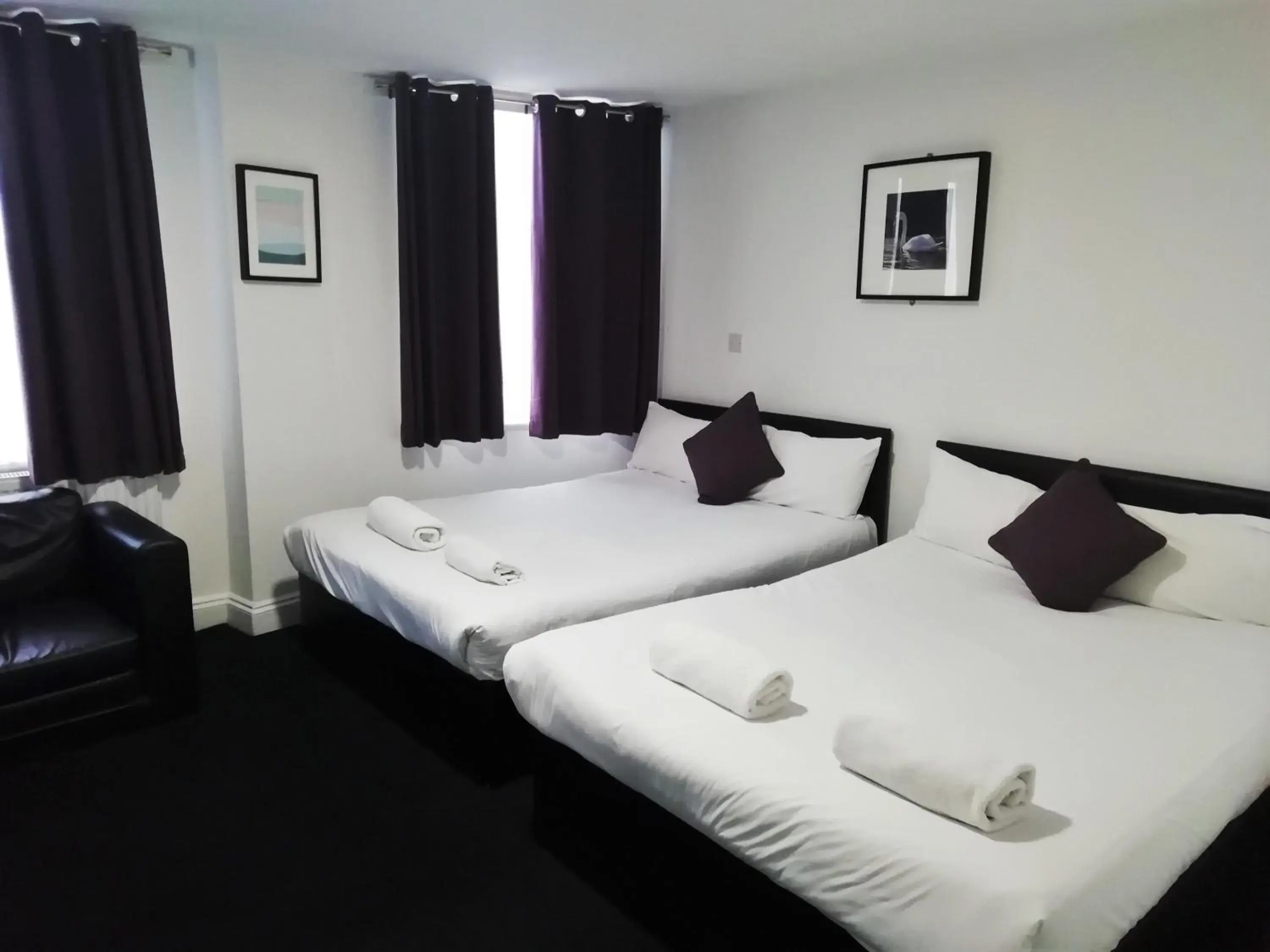 Bed in The Bank Bed in The Bank