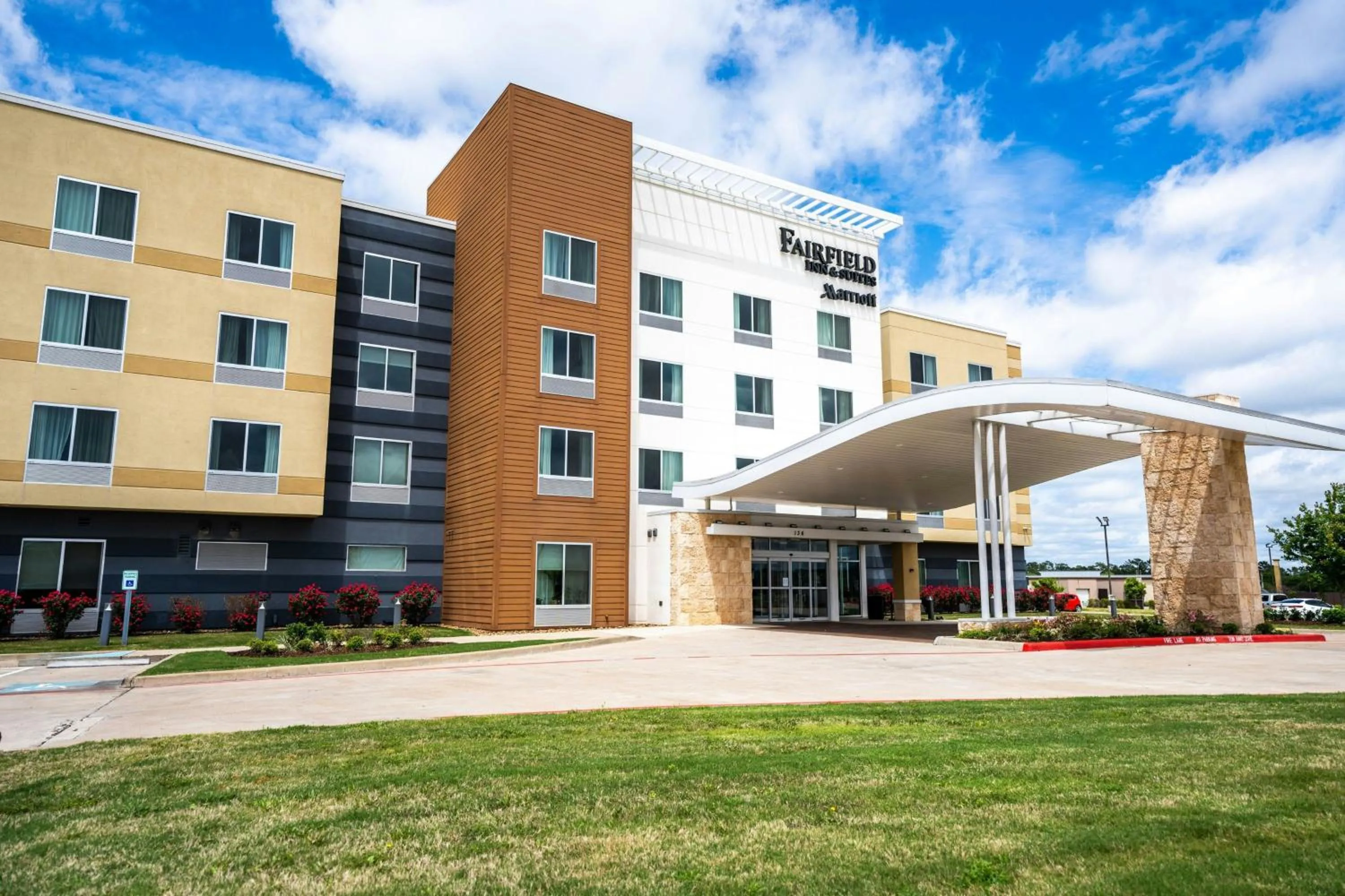 Property building in Fairfield Inn & Suites by Marriott Huntsville