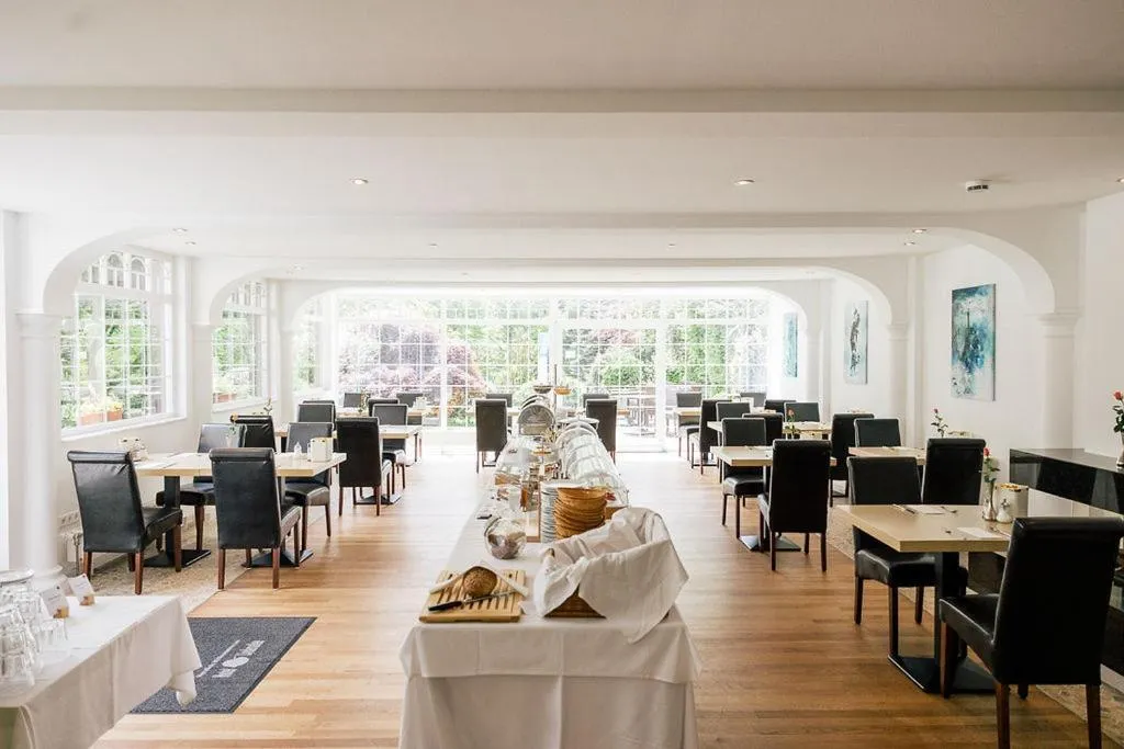 Buffet breakfast in Hotel Lindenallee