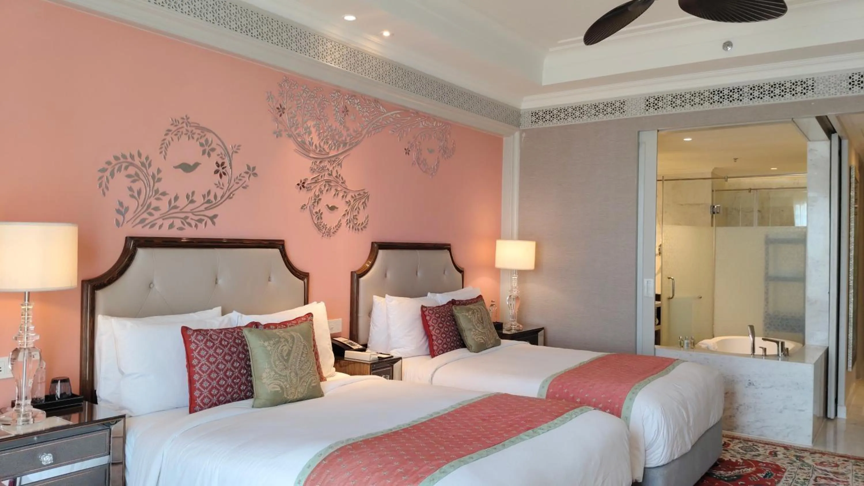 Bedroom, Bed in The Leela Palace Jaipur