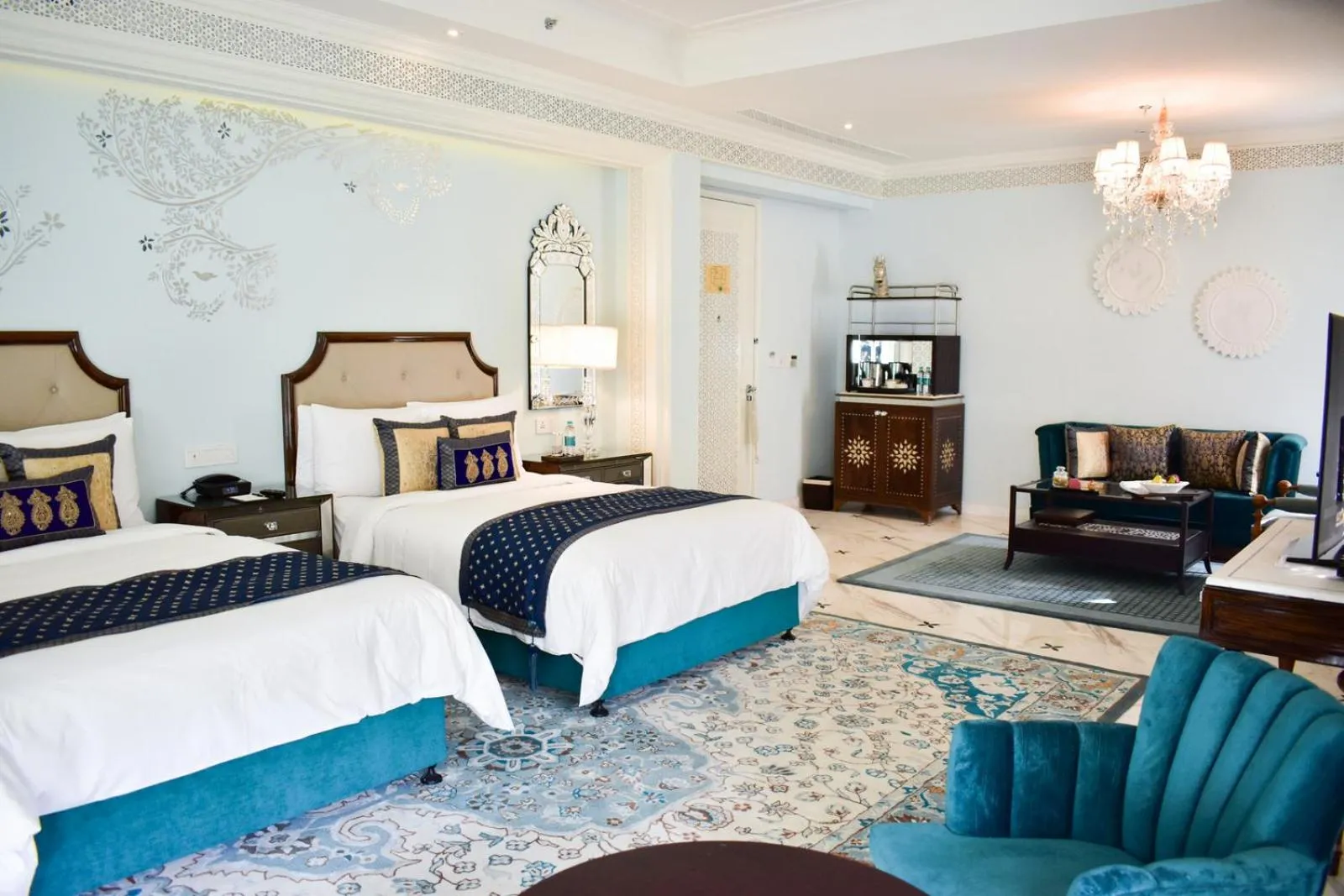 Bed in The Leela Palace Jaipur