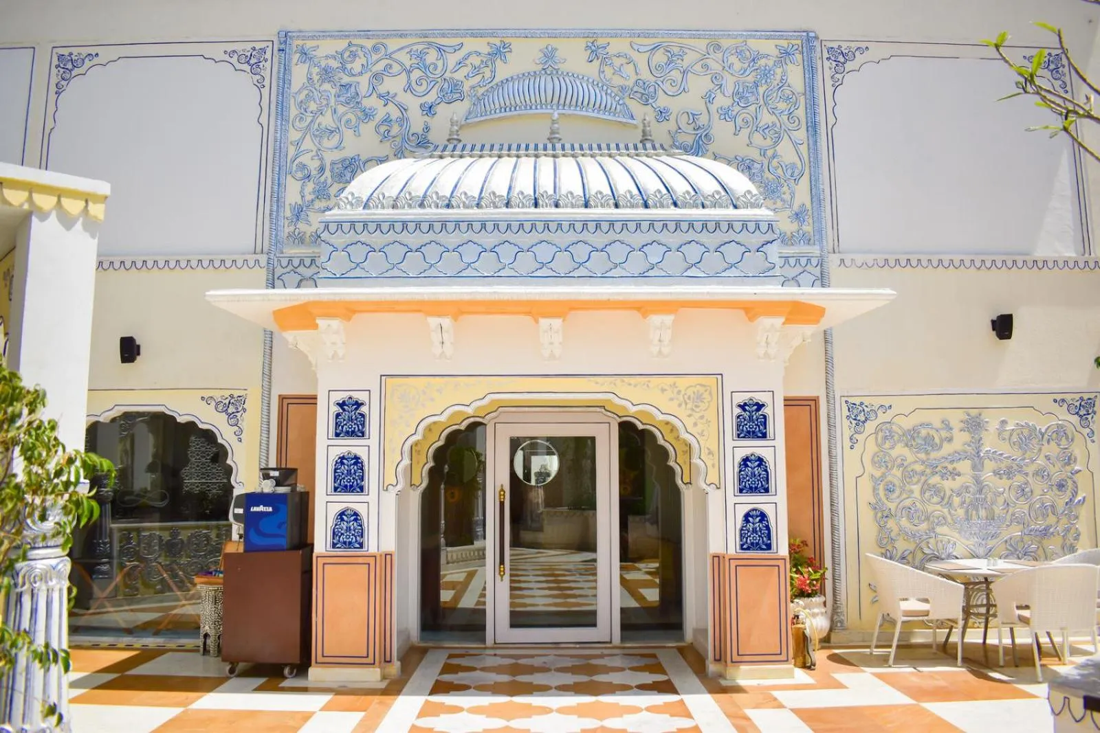 Restaurant/places to eat in The Leela Palace Jaipur