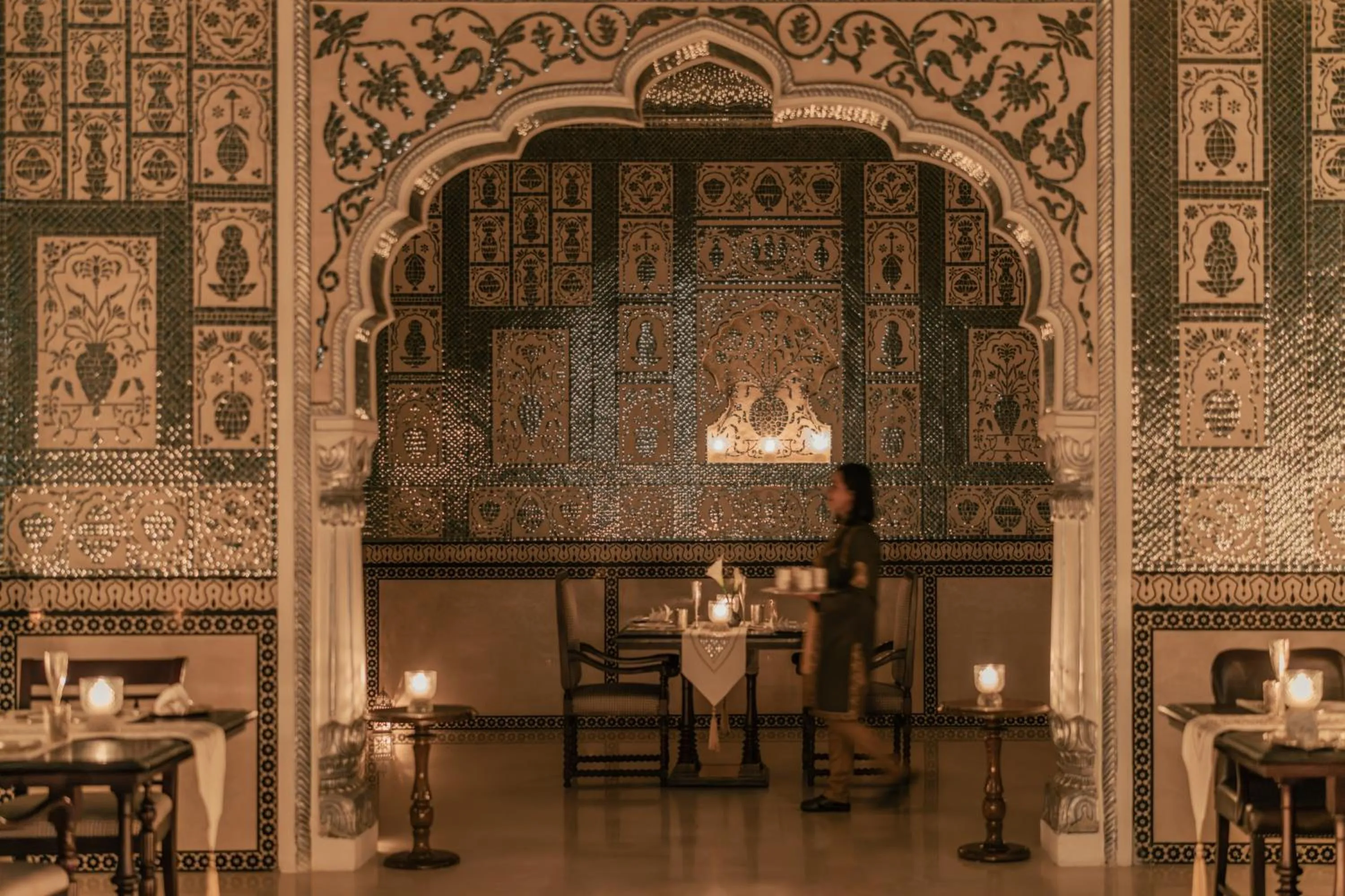 Restaurant/places to eat in The Leela Palace Jaipur