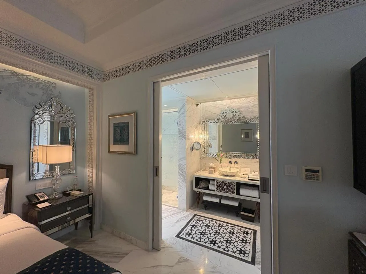 Bathroom, Bed in The Leela Palace Jaipur