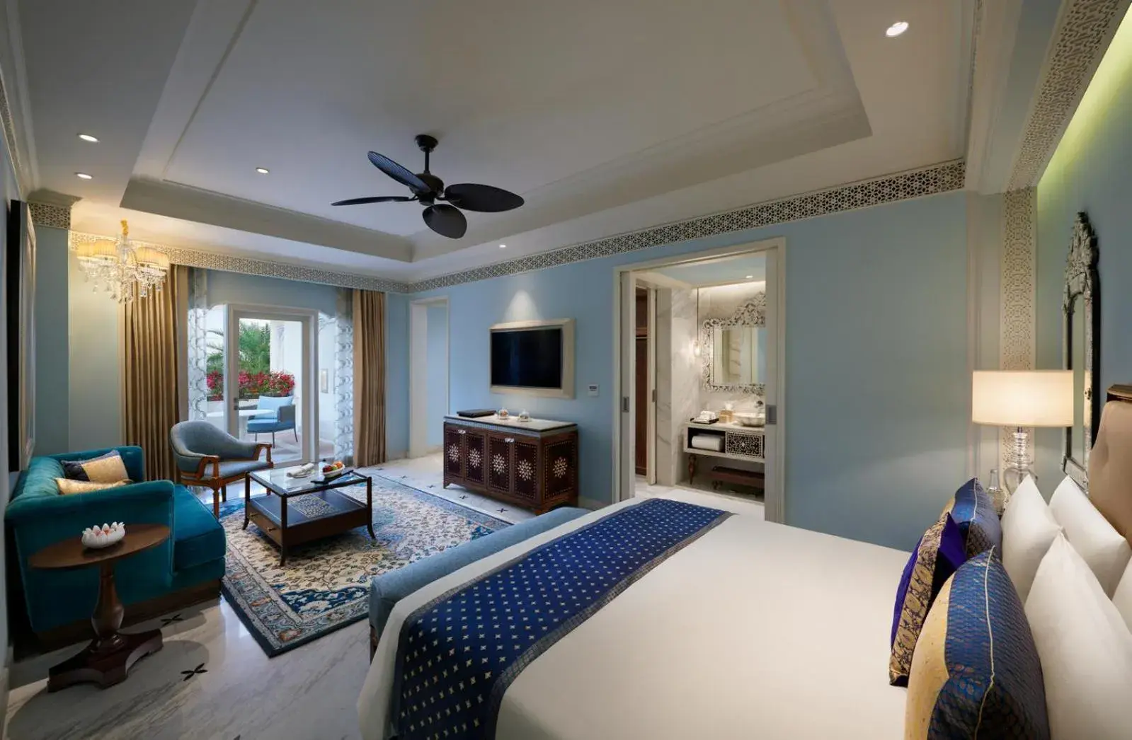 Shower, Bed in The Leela Palace Jaipur Shower, Bed in The Leela Palace Jaipur