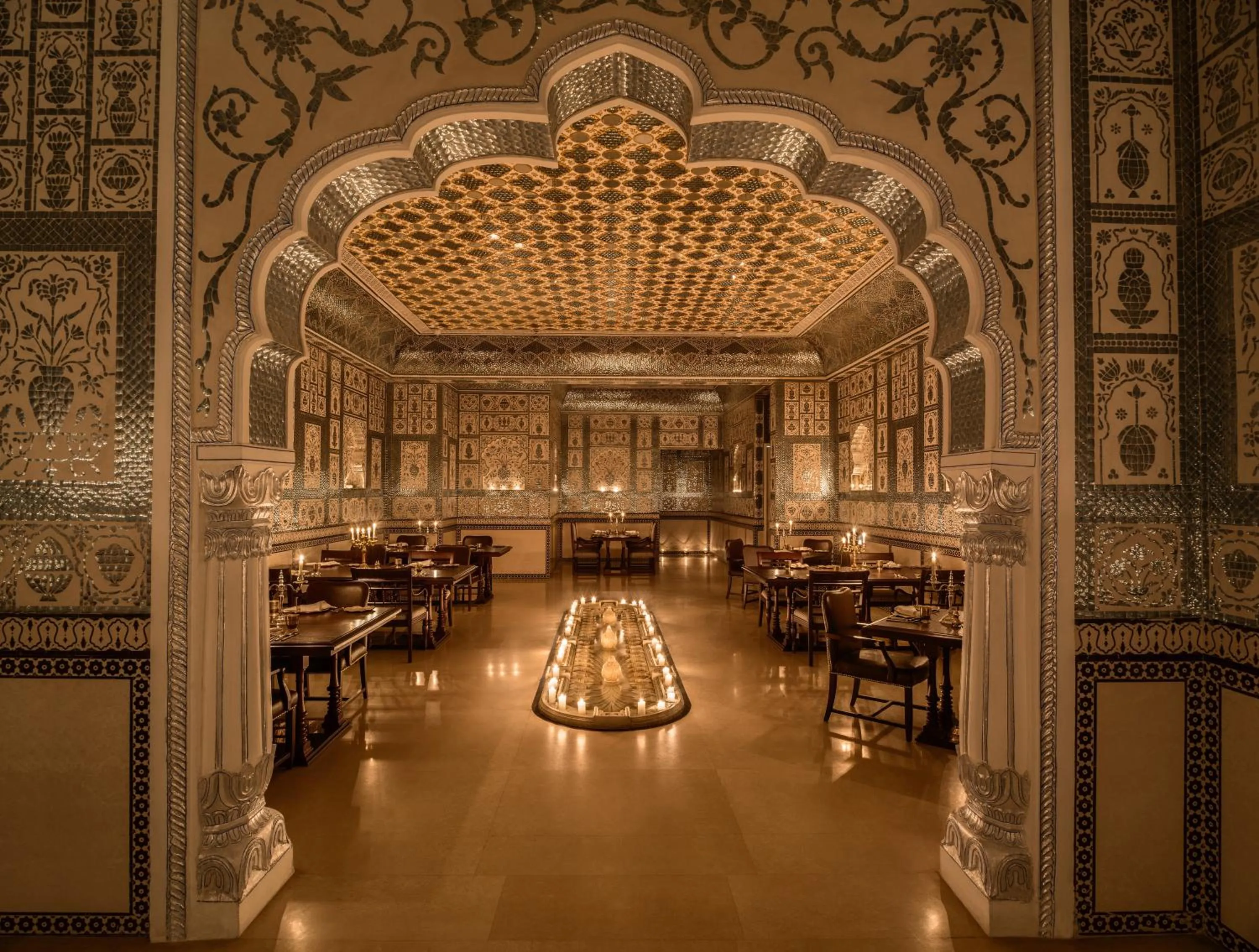 Restaurant/places to eat in The Leela Palace Jaipur