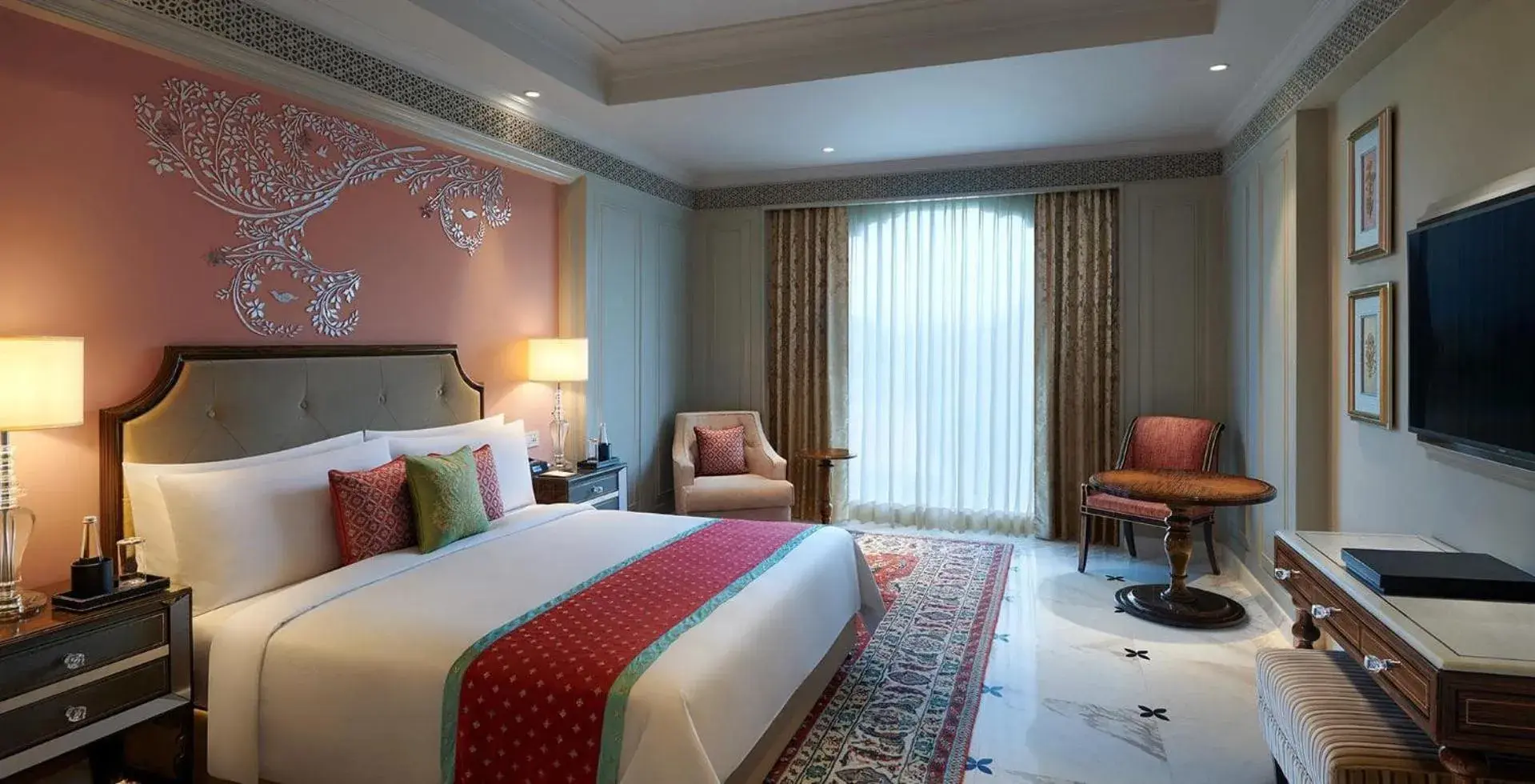 Photo of the whole room, Bed in The Leela Palace Jaipur Photo of the whole room, Bed in The Leela Palace Jaipur