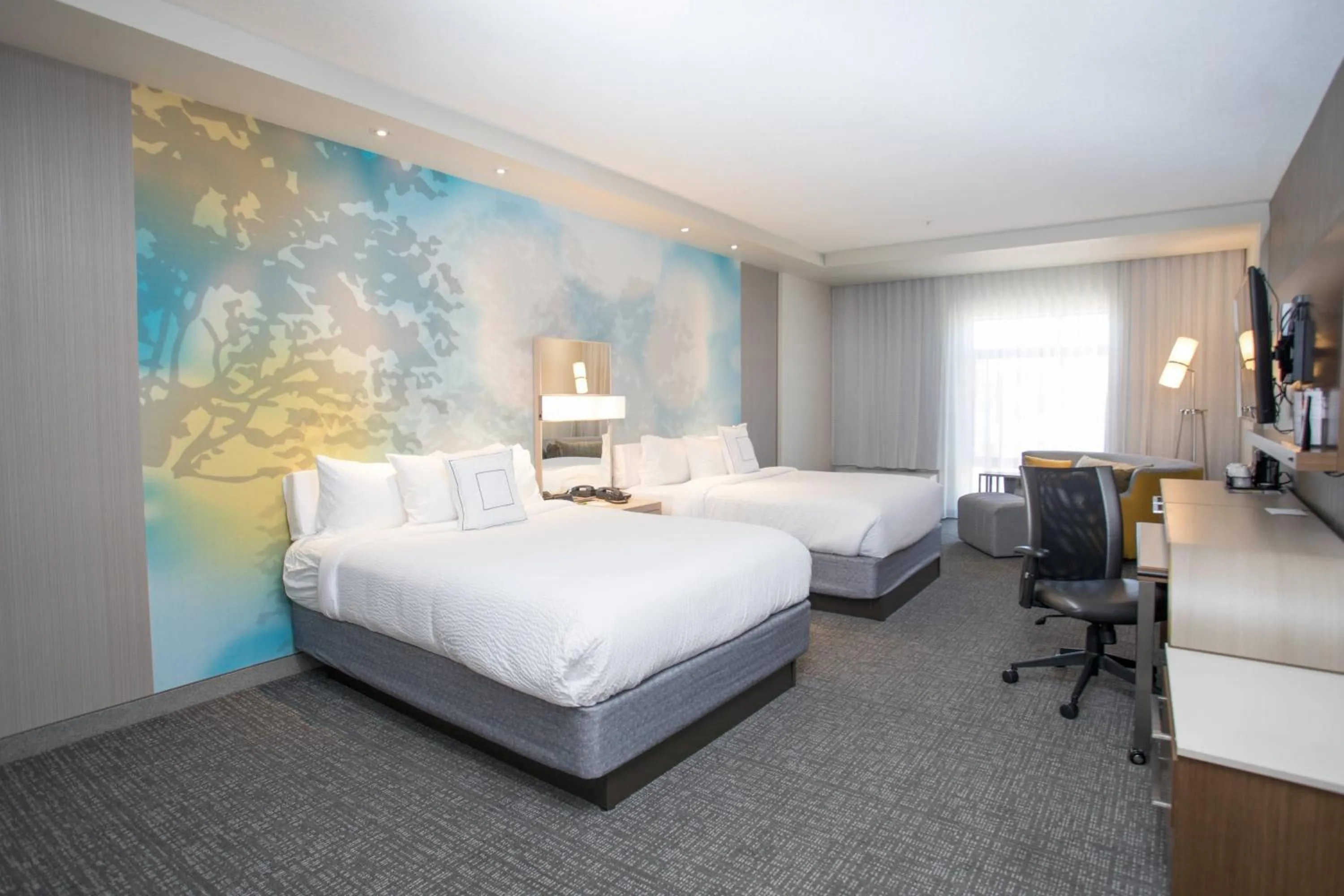 Photo of the whole room, Bed in Courtyard by Marriott Albion