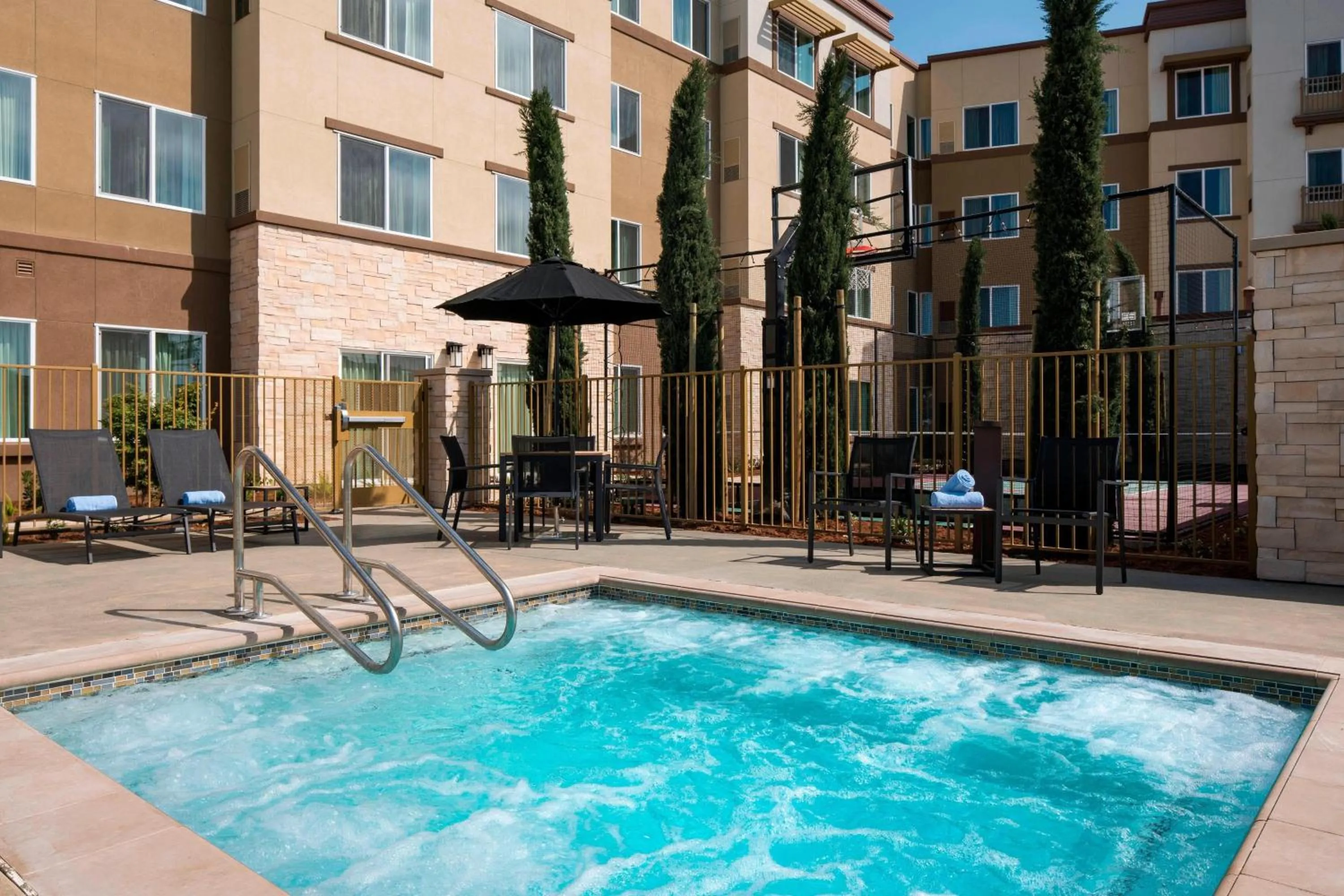Swimming pool in Residence Inn by Marriott Redwood City San Carlos