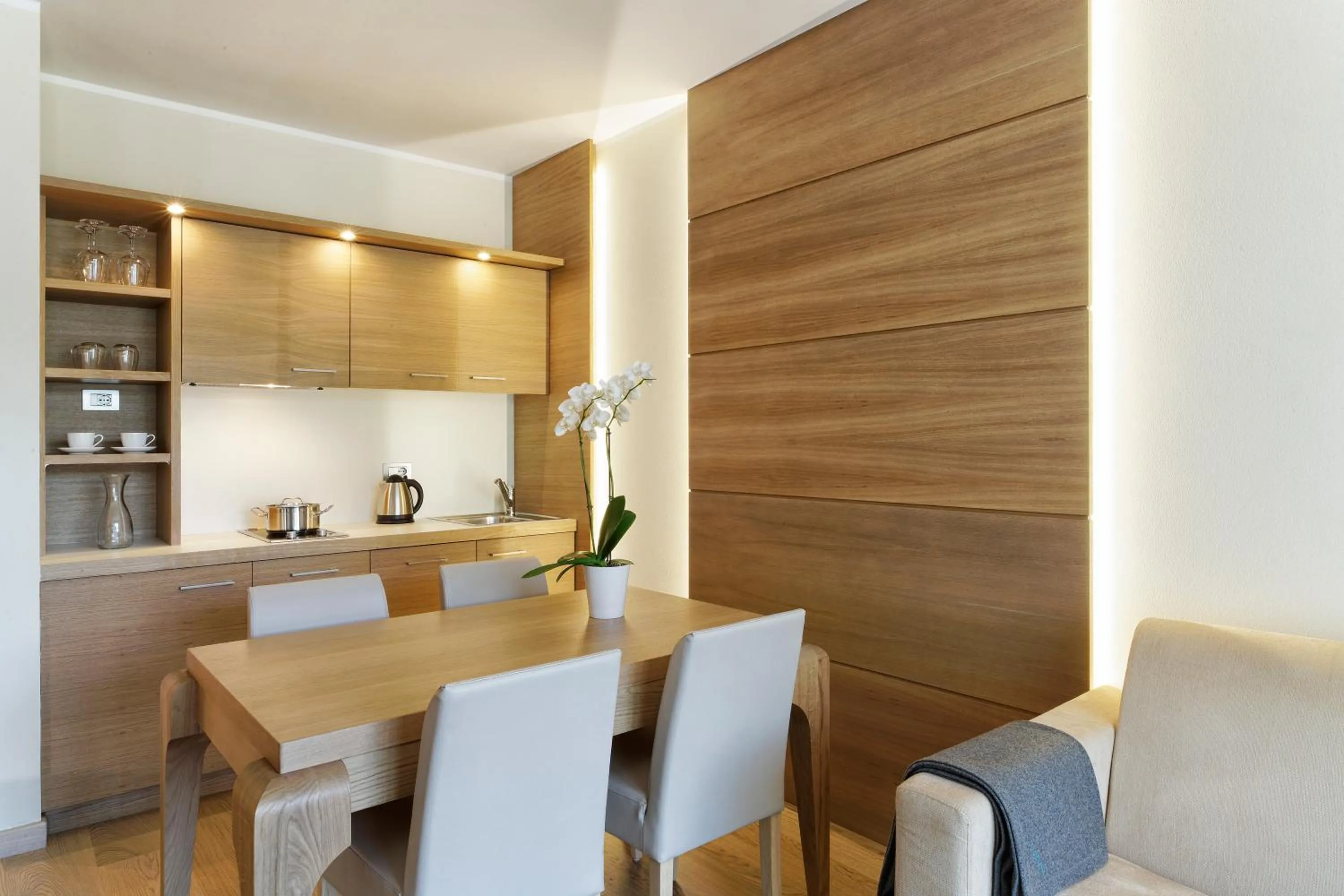 Kitchen or kitchenette in Art & Design Hotel Napura