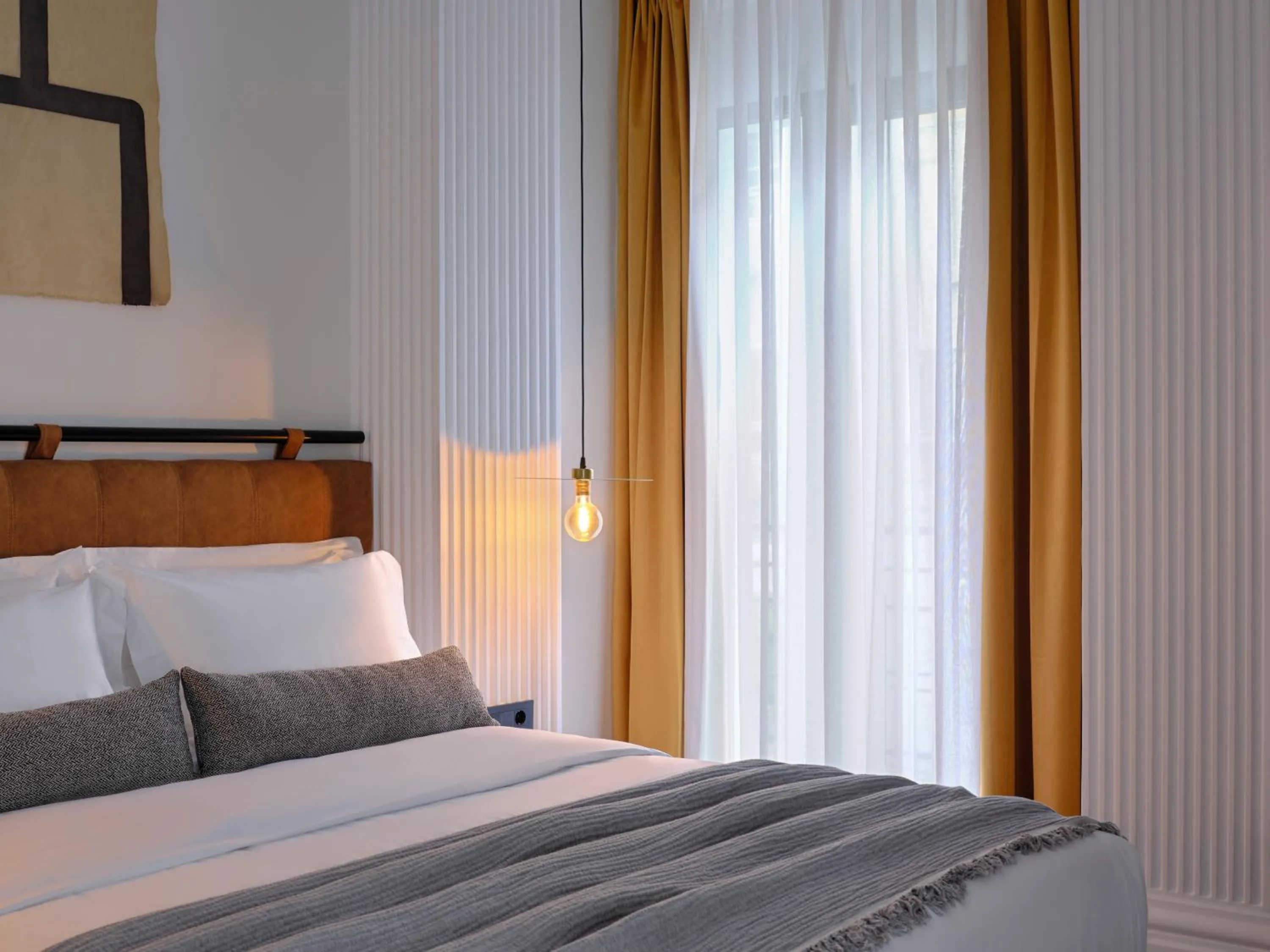 Bed in Athens Diamond Plus