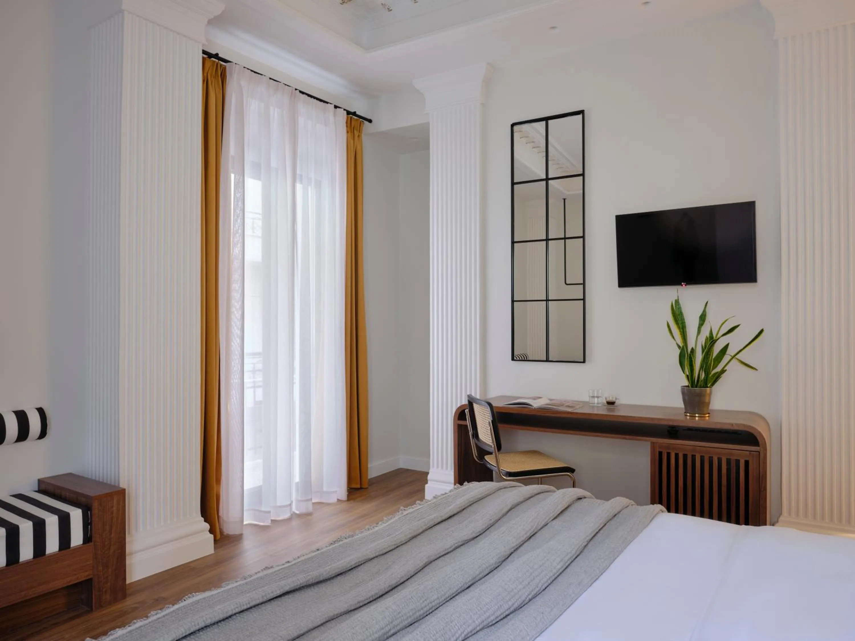 Bed in Athens Diamond Plus