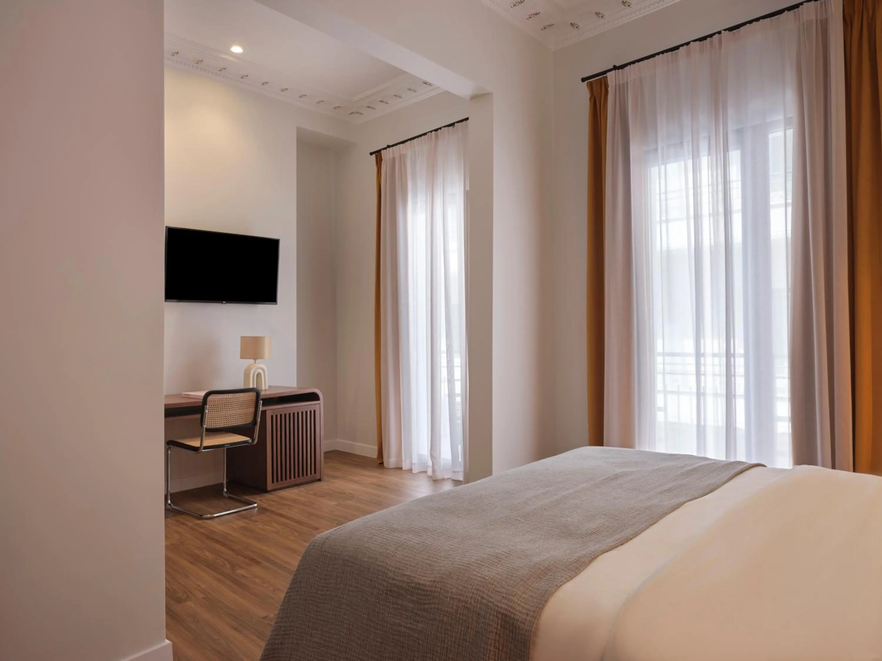 Bed in Athens Diamond Plus