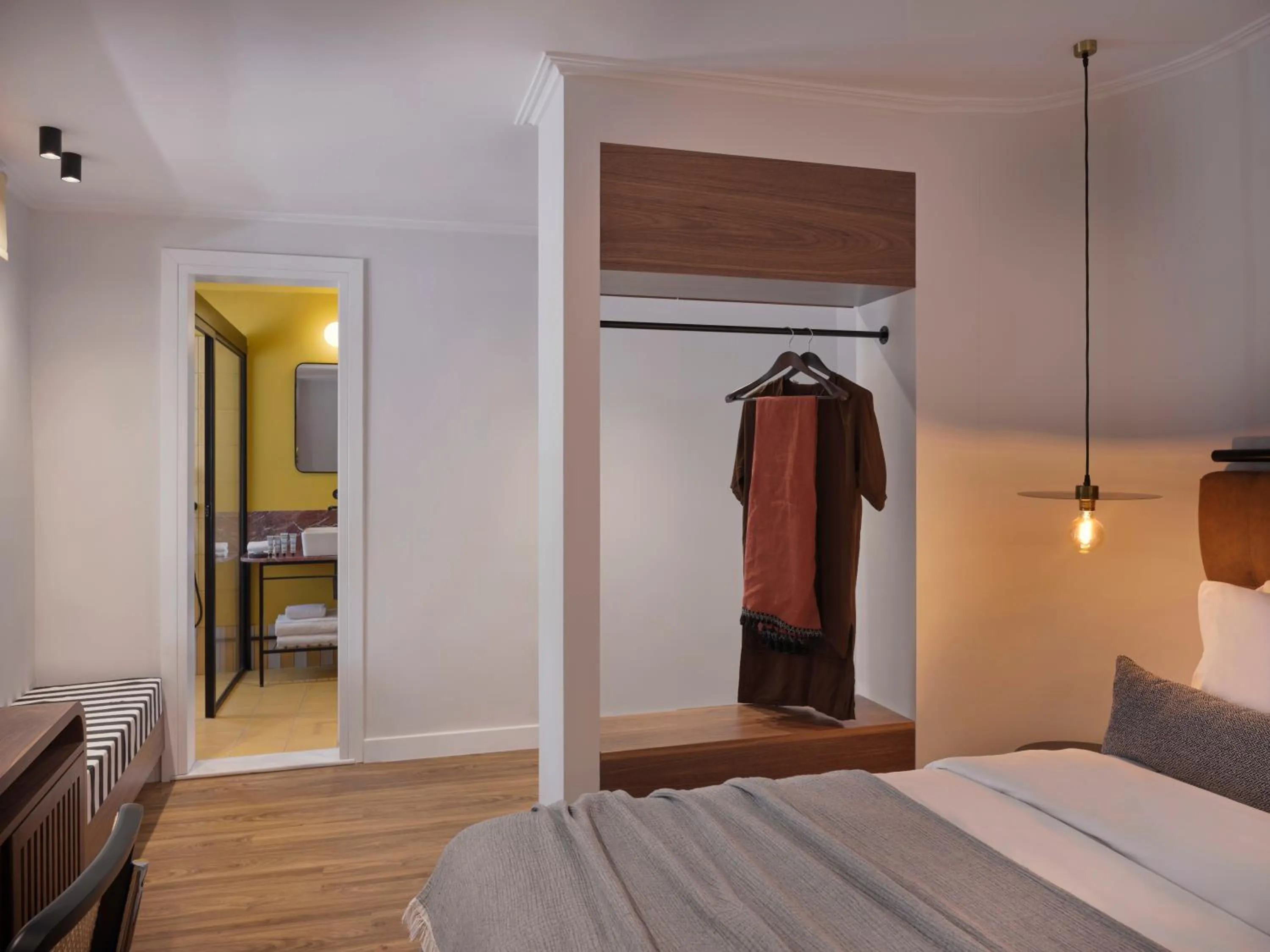 Bed in Athens Diamond Plus