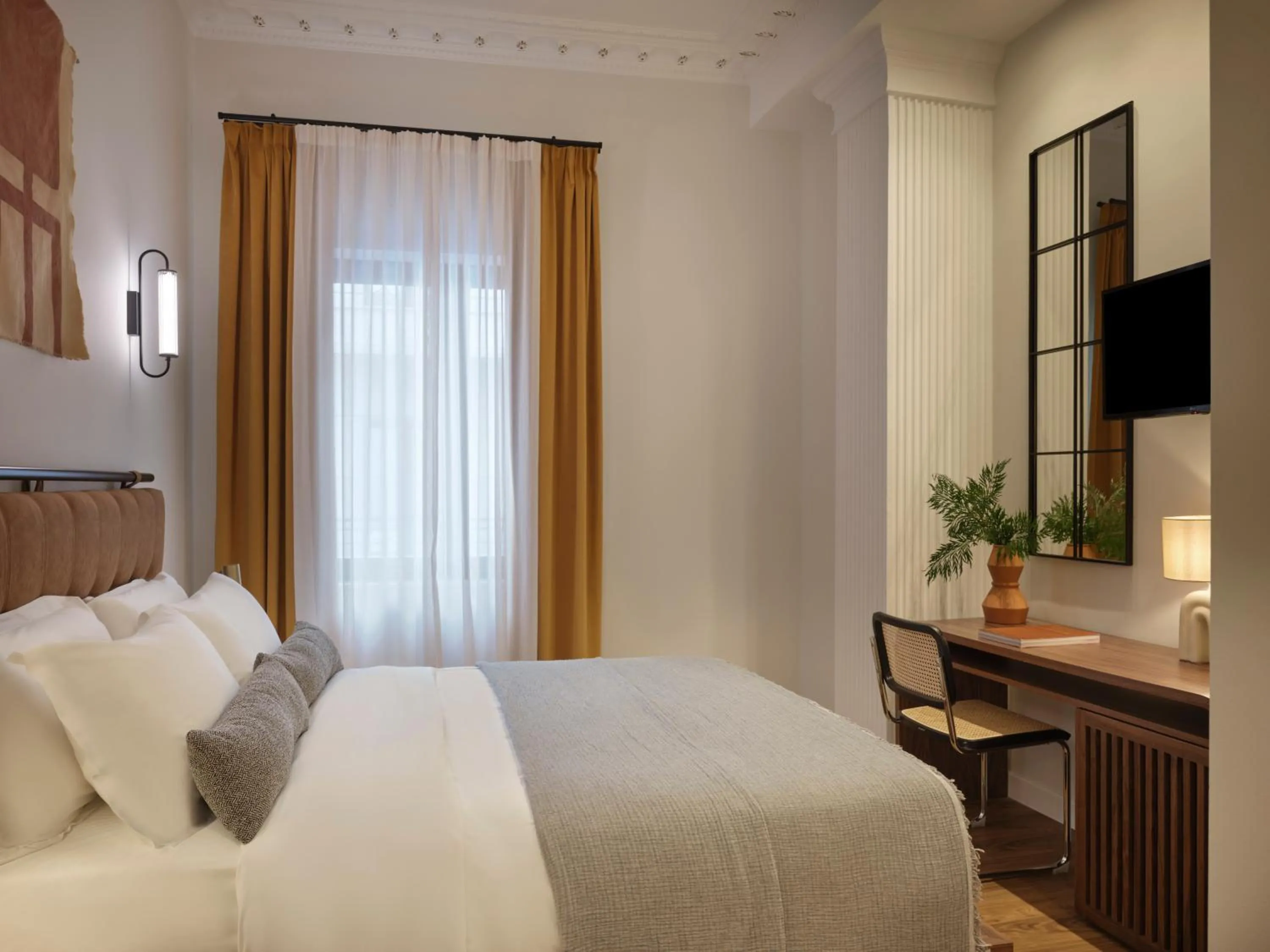 Bed in Athens Diamond Plus