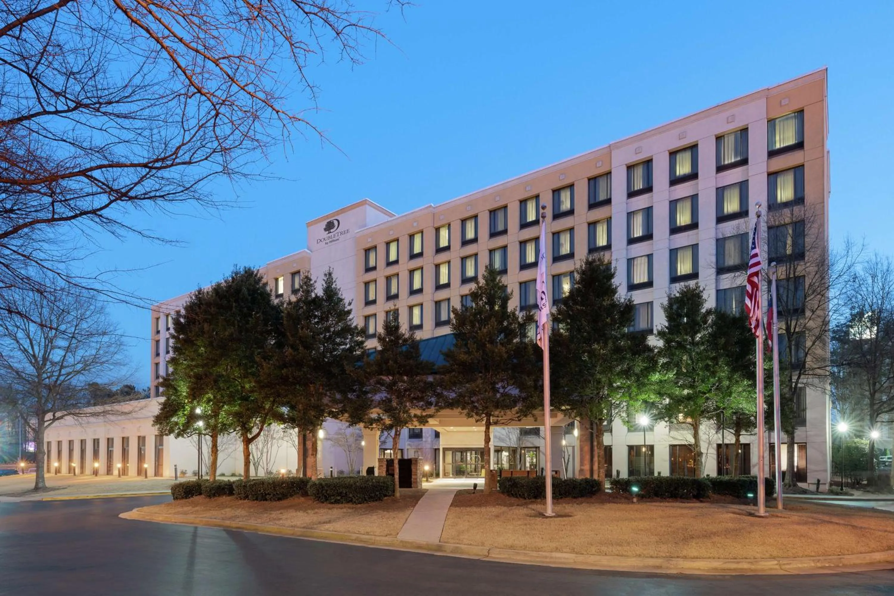Property building in DoubleTree by Hilton Atlanta Airport