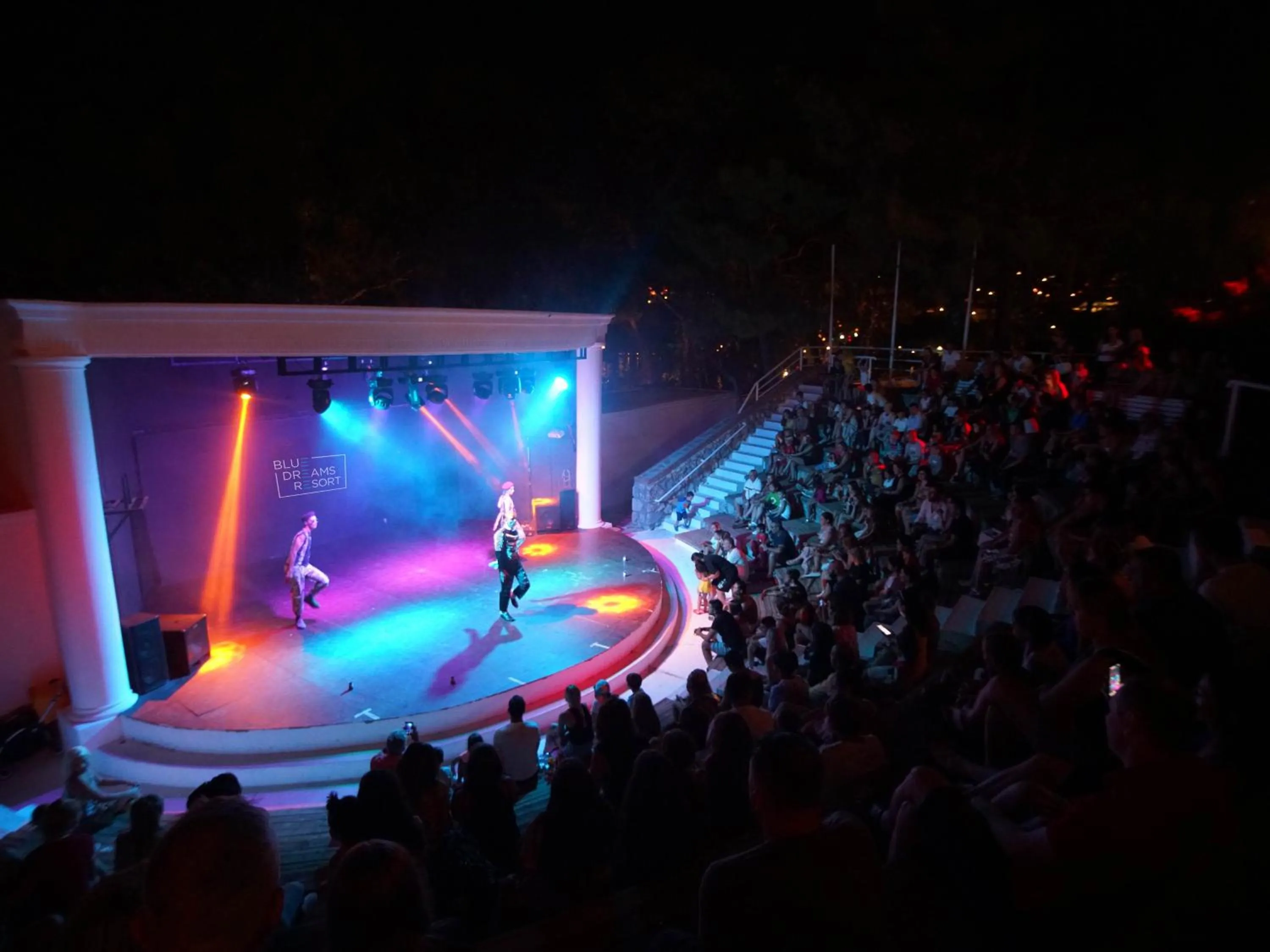 Evening entertainment in Blue Dreams Resort Bodrum - Aquapark & Ultra All Inclusive