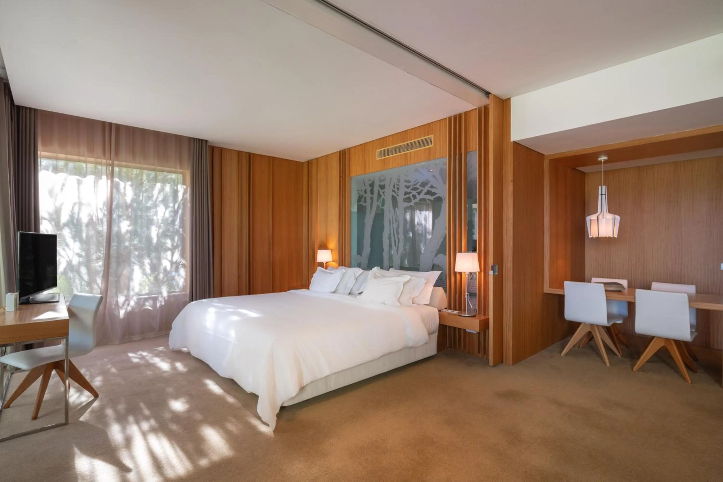 Photo of the whole room, Bed in Onyria Marinha Cascais, Vignette Collection by IHG