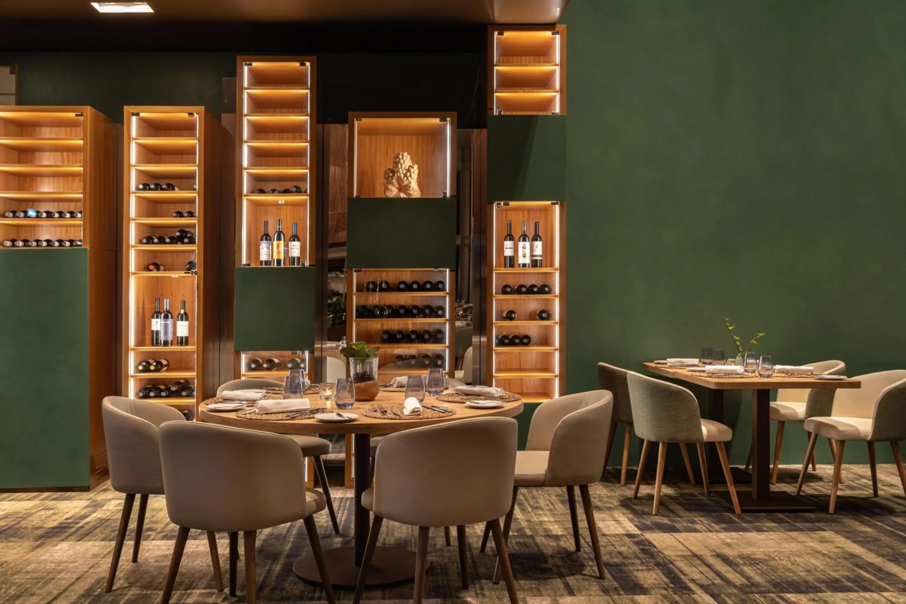 Restaurant/places to eat in Onyria Marinha Cascais, Vignette Collection by IHG