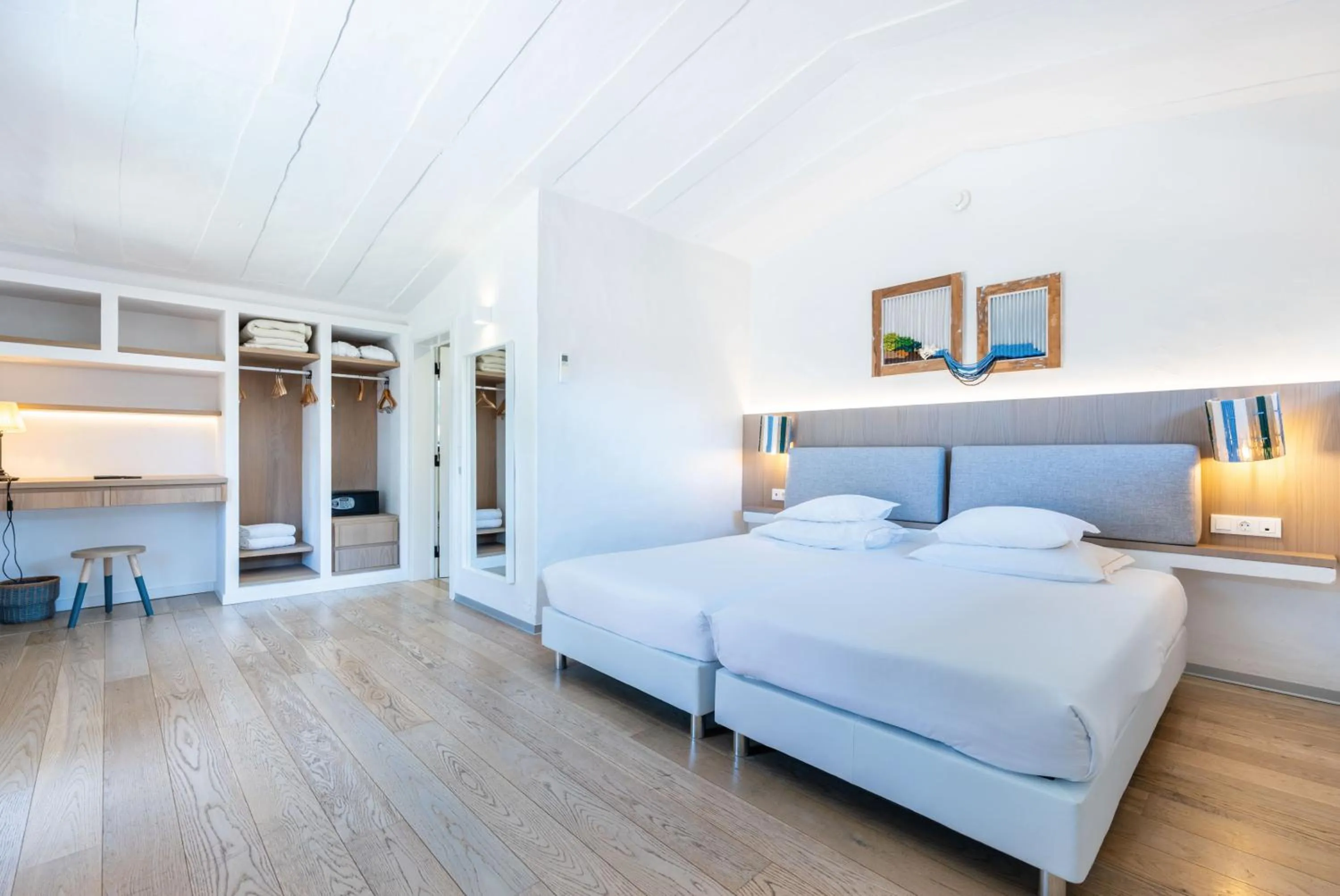 Photo of the whole room, Bed in Onyria Marinha Cascais, Vignette Collection by IHG