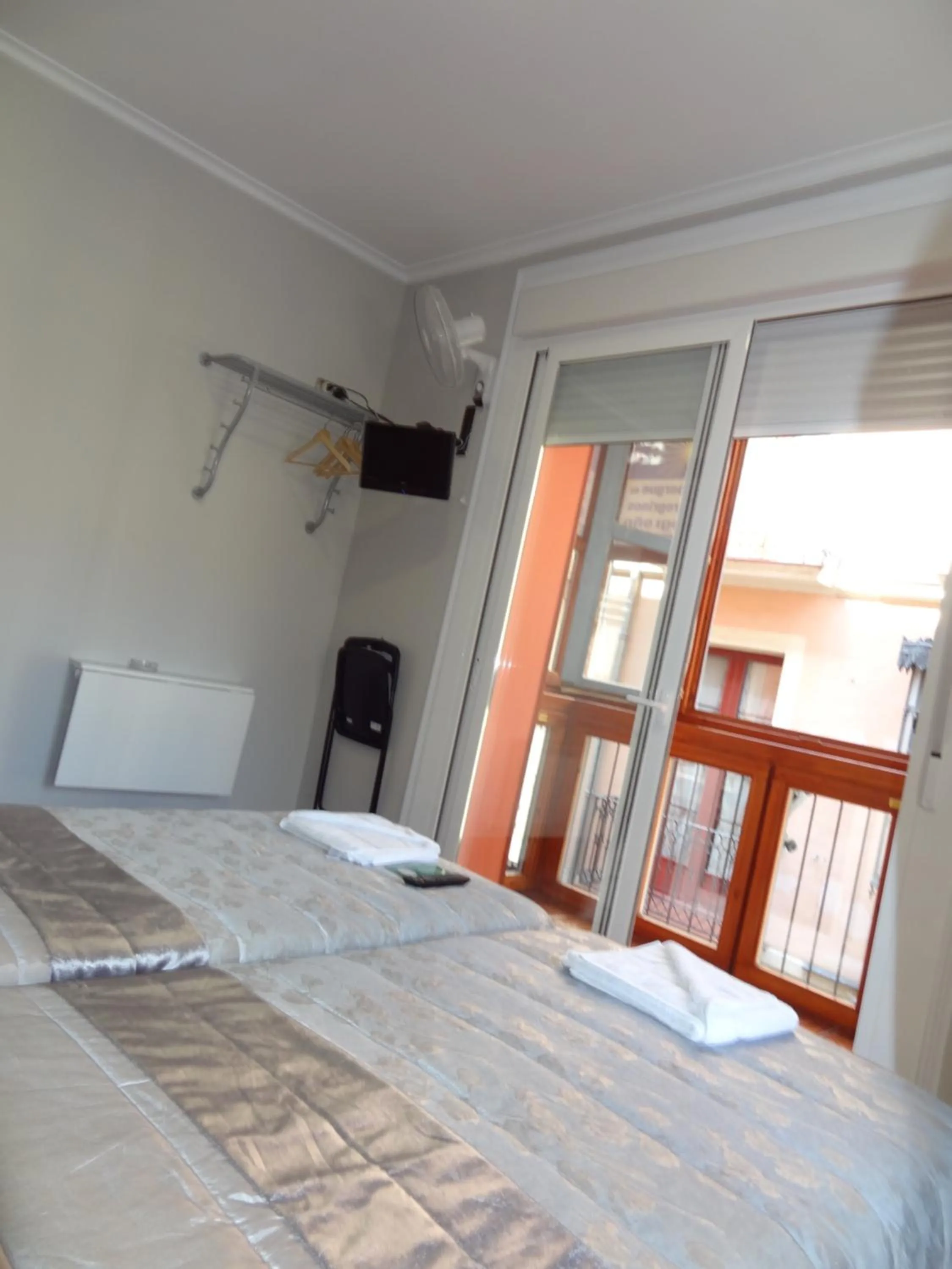 Bed in Pensión La Bilbaina - Albergue Logroño