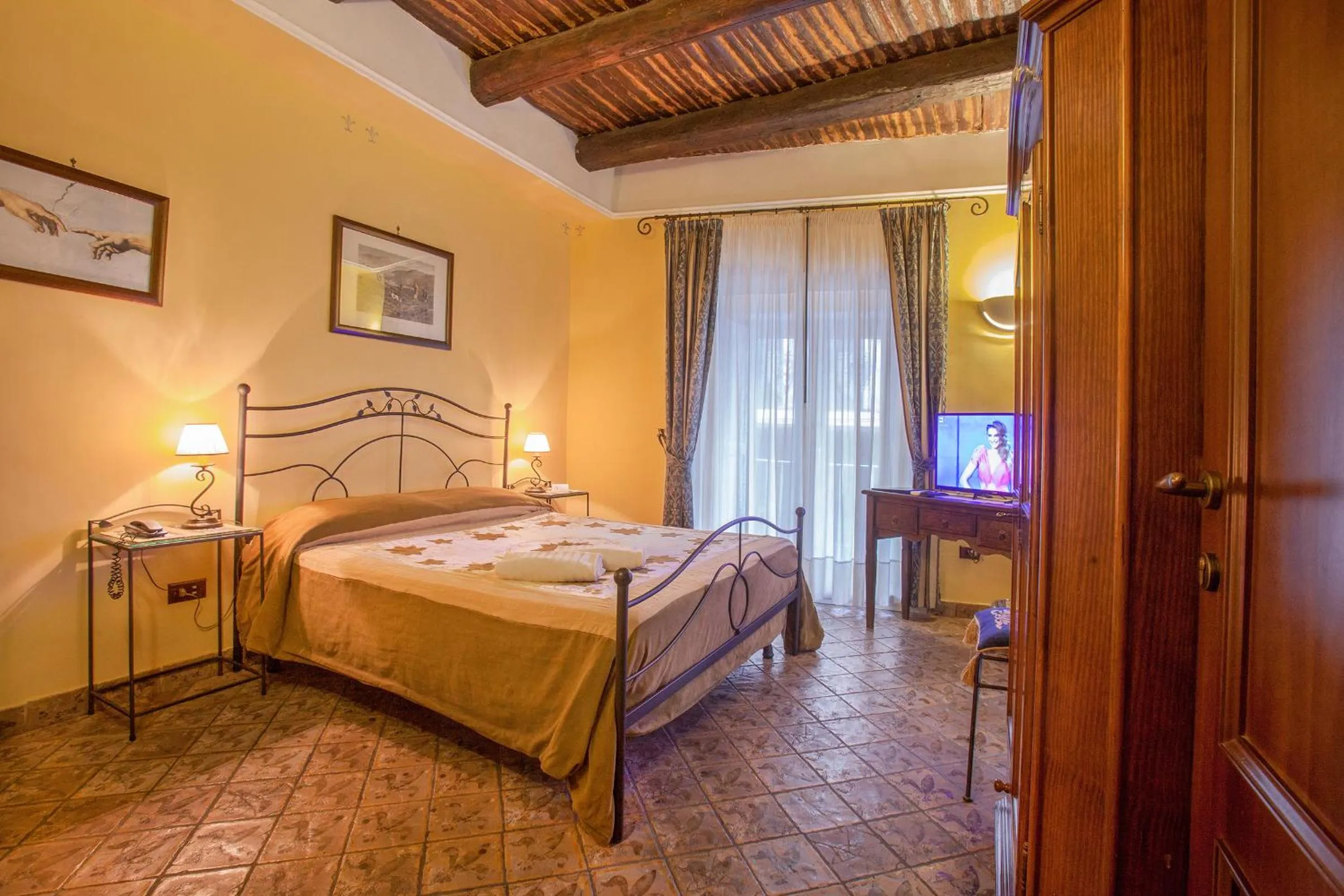 Photo of the whole room, Bed in B&B L'Alloggio Dei Vassalli