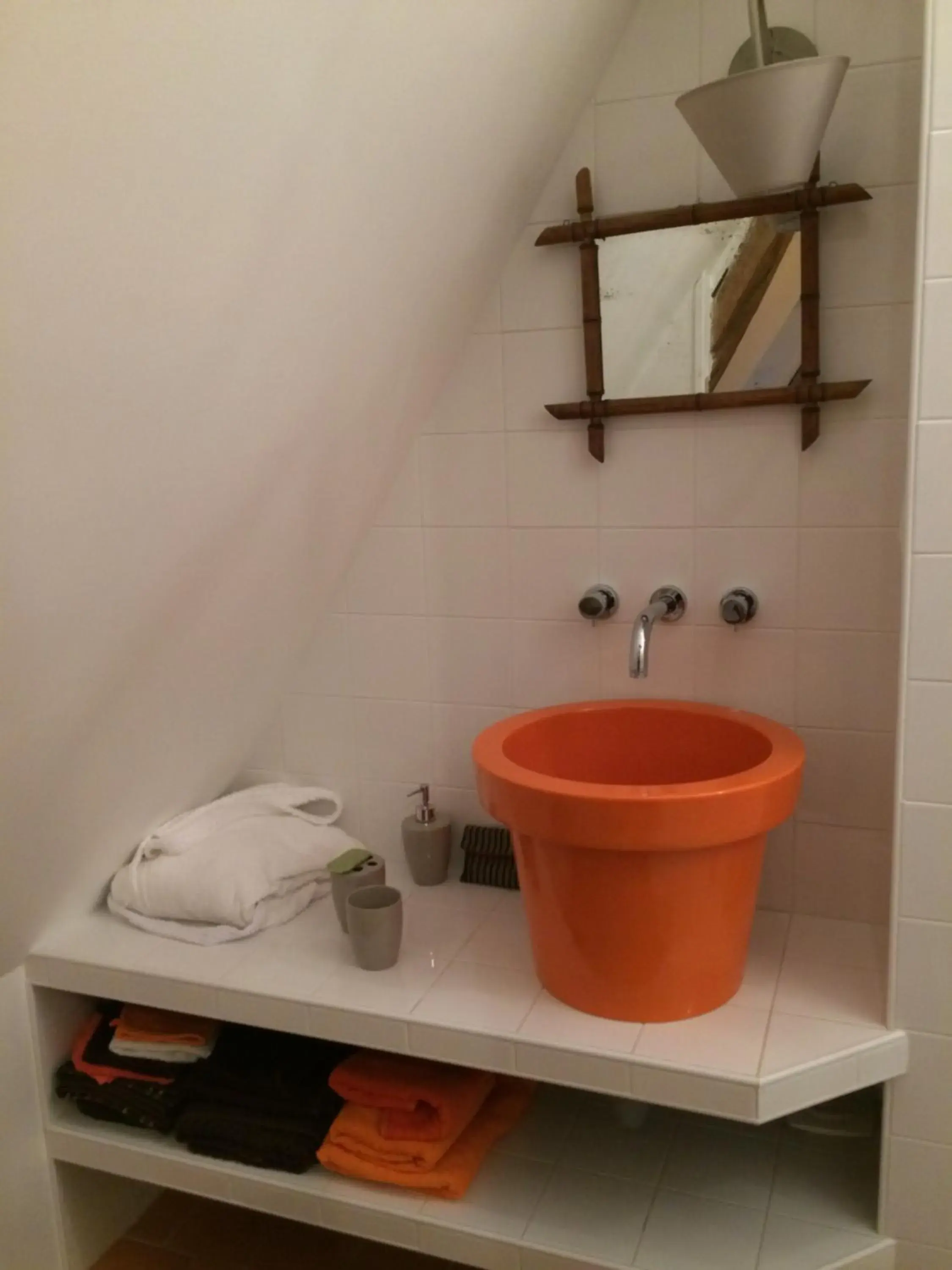 Double Room in La Moulinière, jolie longère du XVIIè 25, chemin de la Source Double Room in La Moulinière, jolie longère du XVIIè 25, chemin de la Source