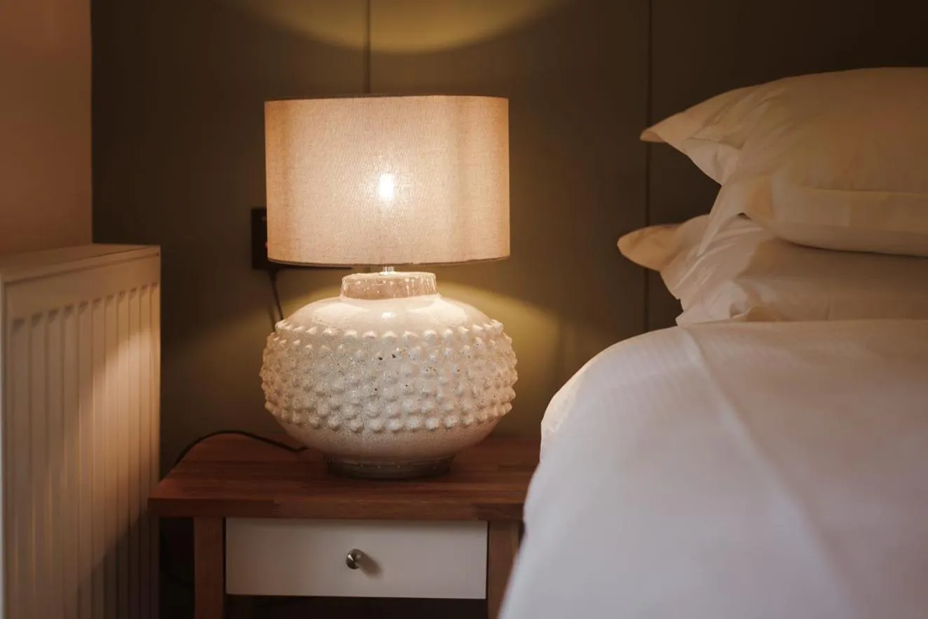 Decorative detail, Bed in Royal Oak Hotel