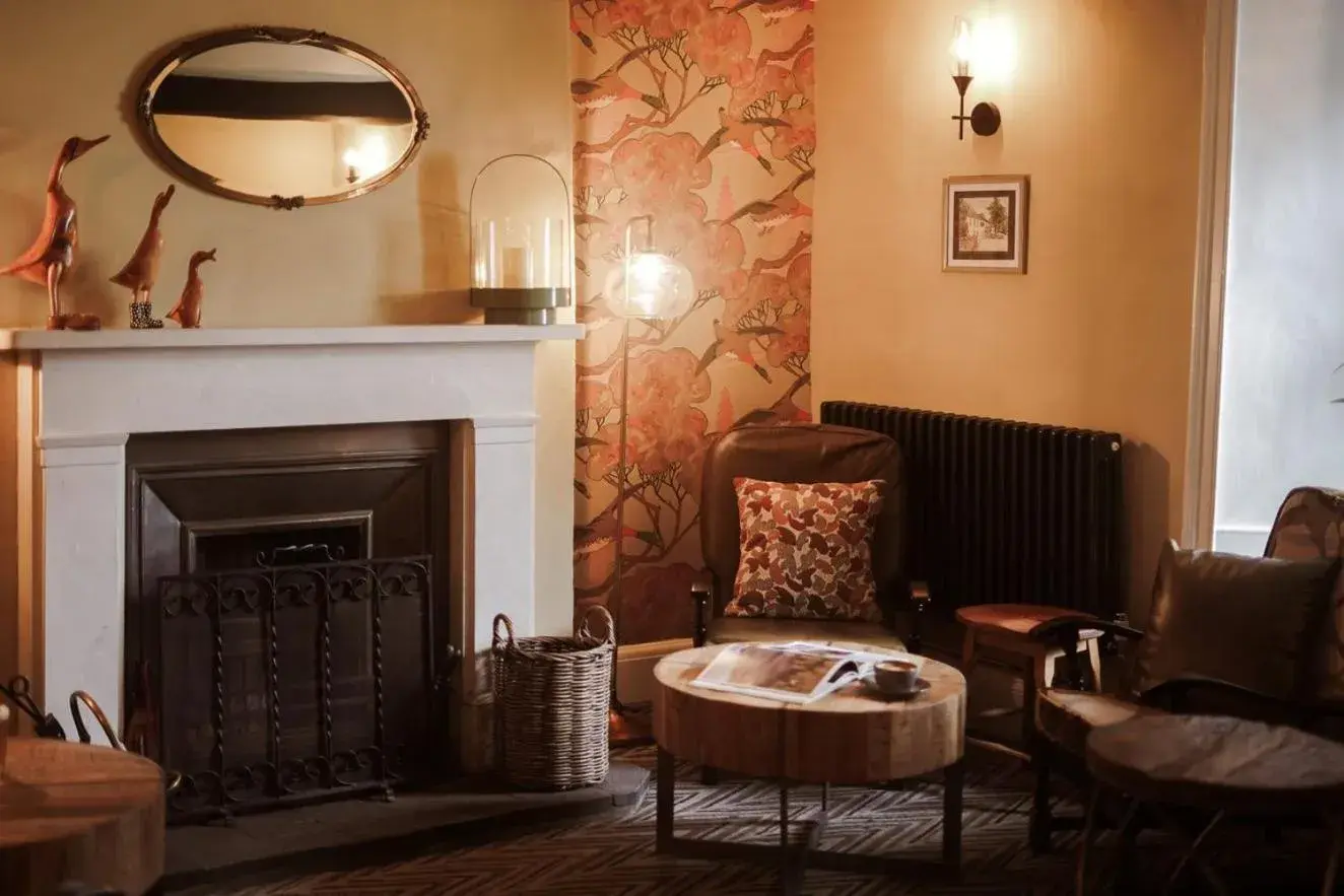 Lounge or bar in Royal Oak Hotel Lounge or bar in Royal Oak Hotel