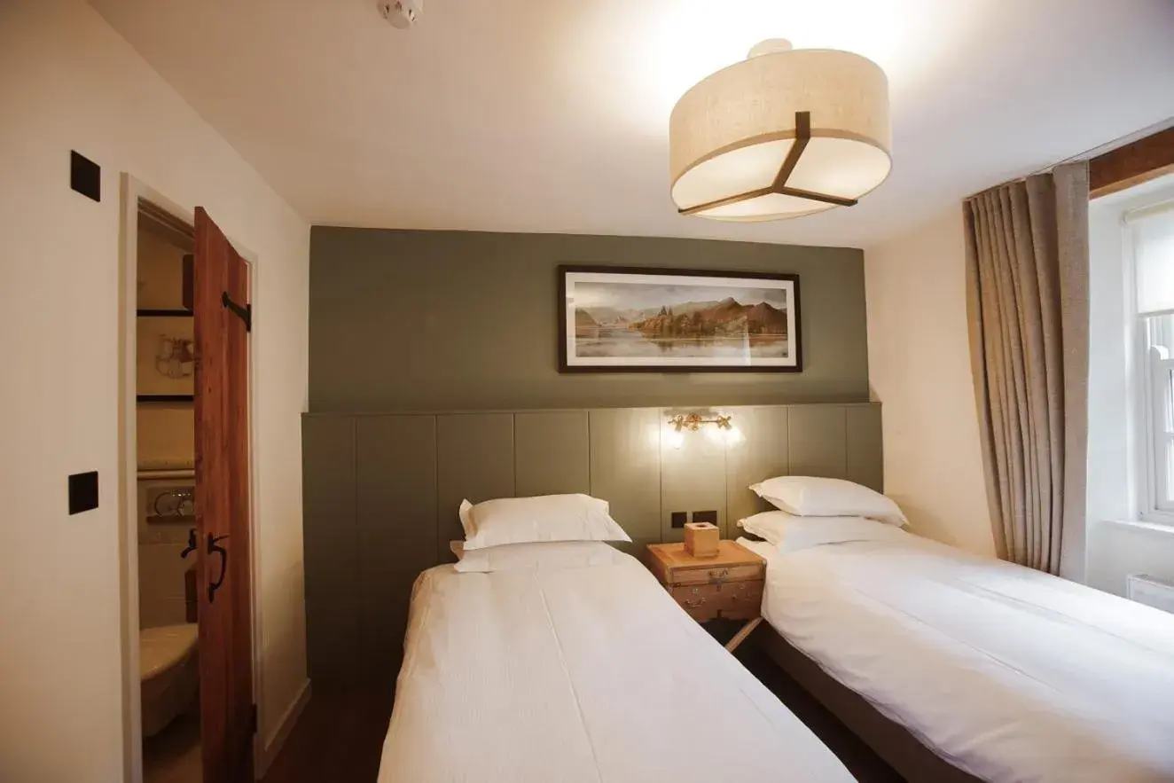 Deluxe Family Suite in Royal Oak Hotel Deluxe Family Suite in Royal Oak Hotel