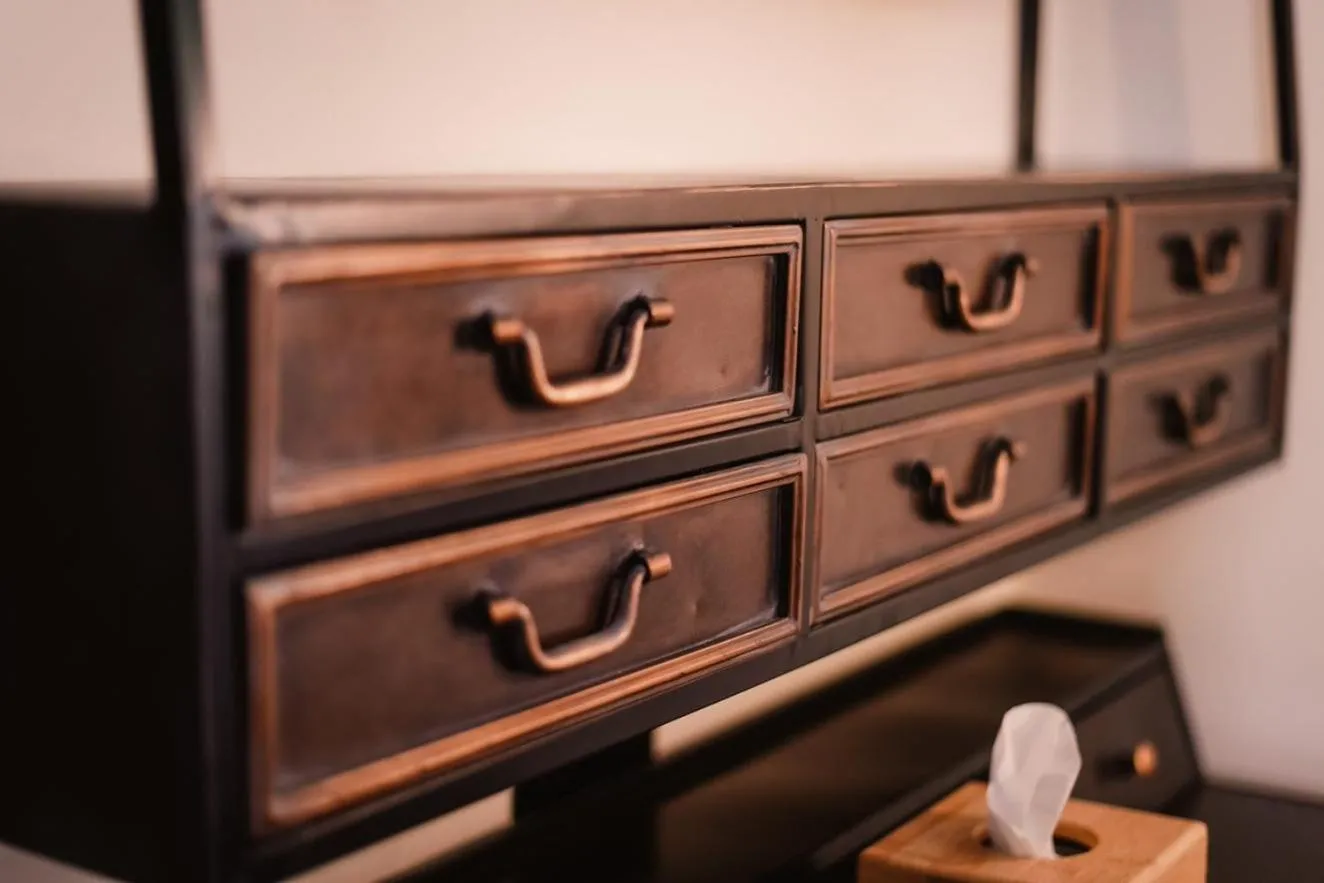 Decorative detail in Royal Oak Hotel