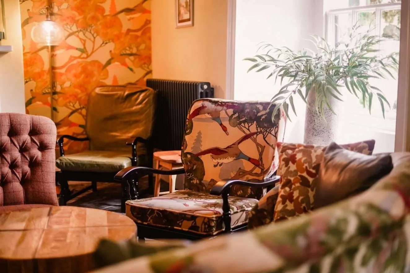 Communal lounge/ TV room in Royal Oak Hotel