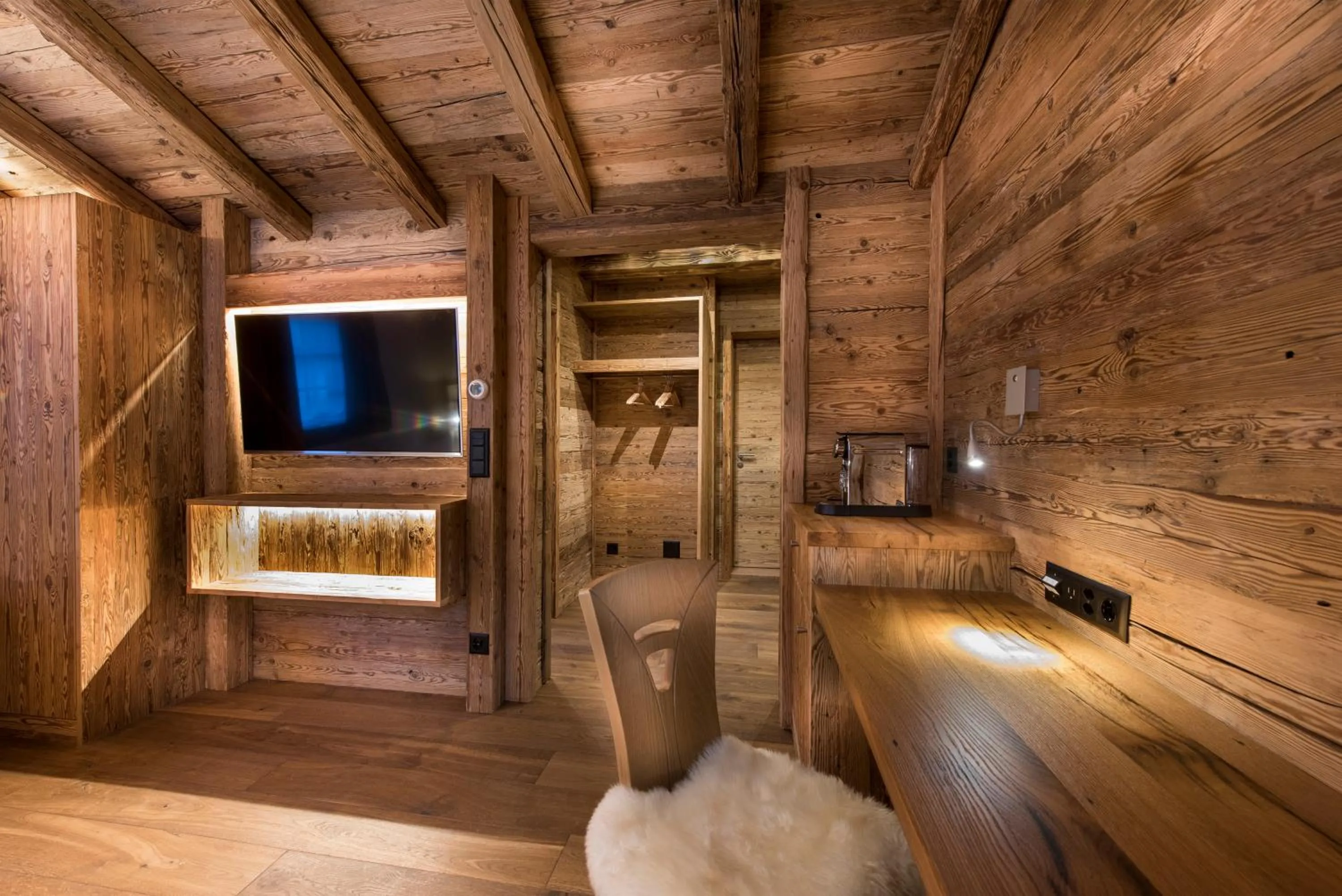 TV and multimedia in Silvana Mountain Hotel