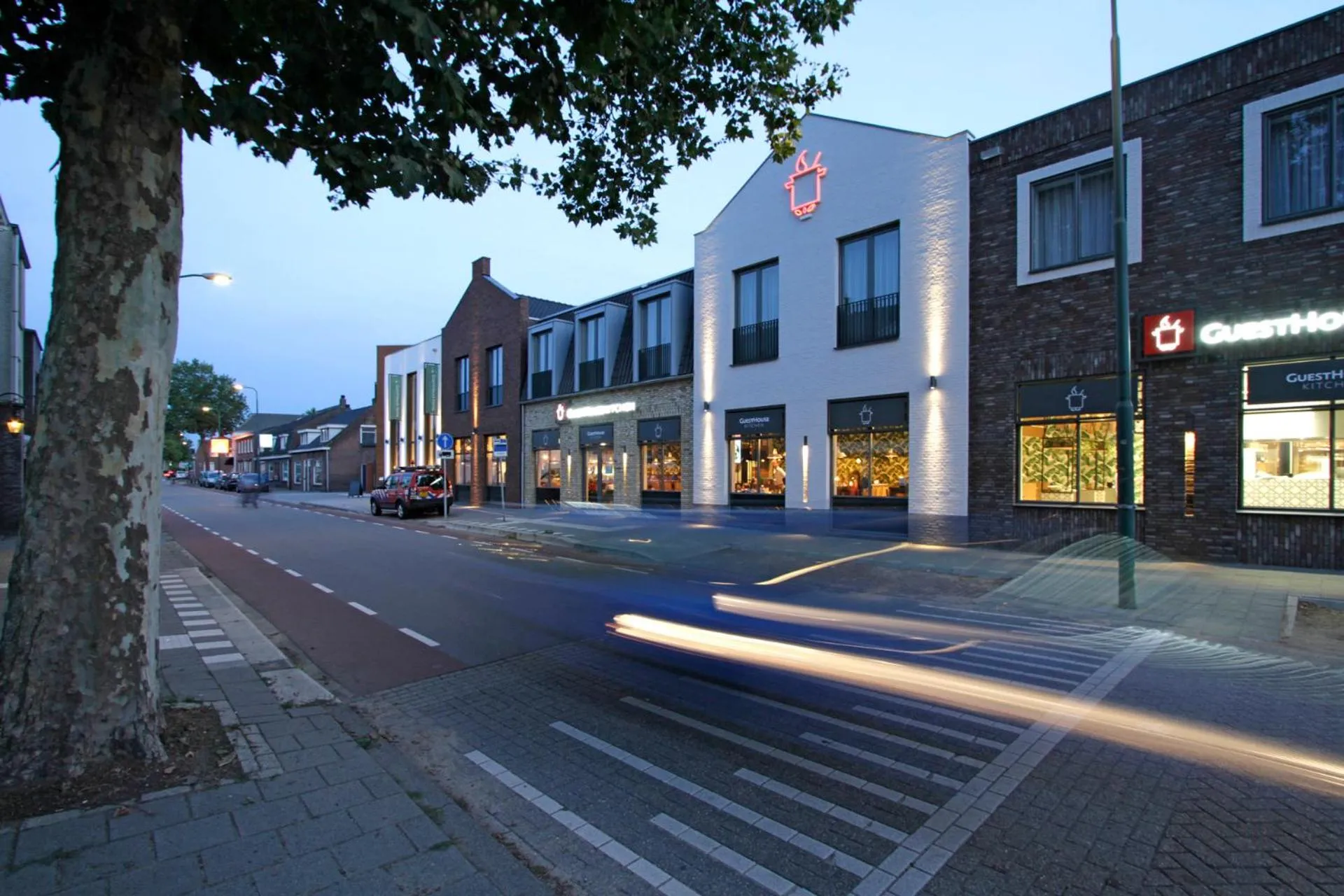 Property building in GuestHouse Hotel Kaatsheuvel-Waalwijk