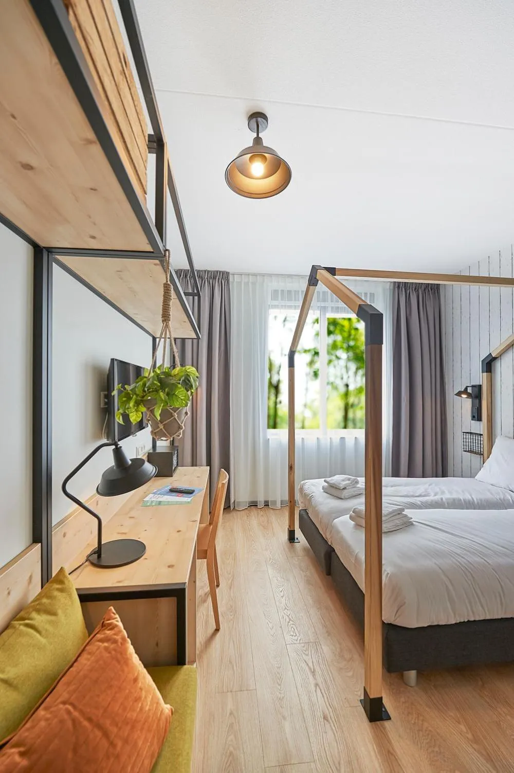 Photo of the whole room, Bed in GuestHouse Hotel Kaatsheuvel-Waalwijk