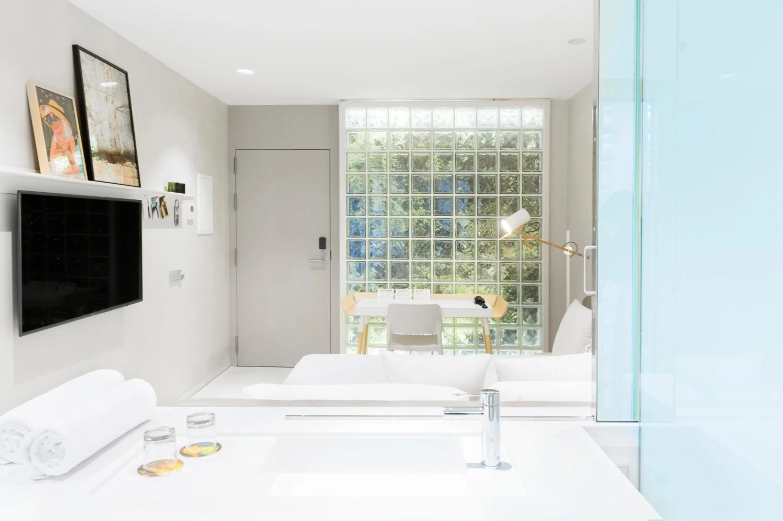 Photo of the whole room in Hotel Rec Barcelona - Adults Only