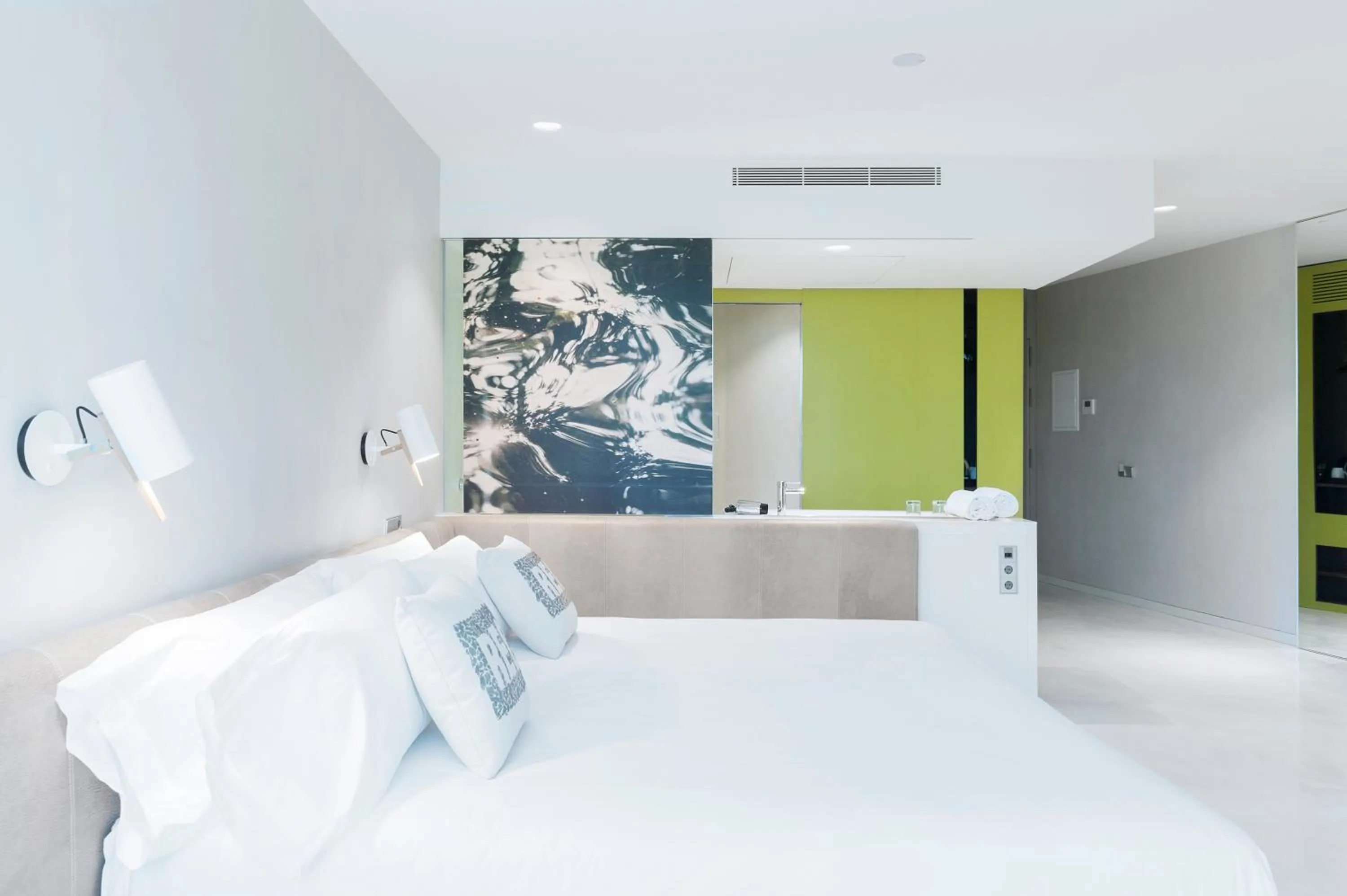 Photo of the whole room, Bed in Hotel Rec Barcelona - Adults Only