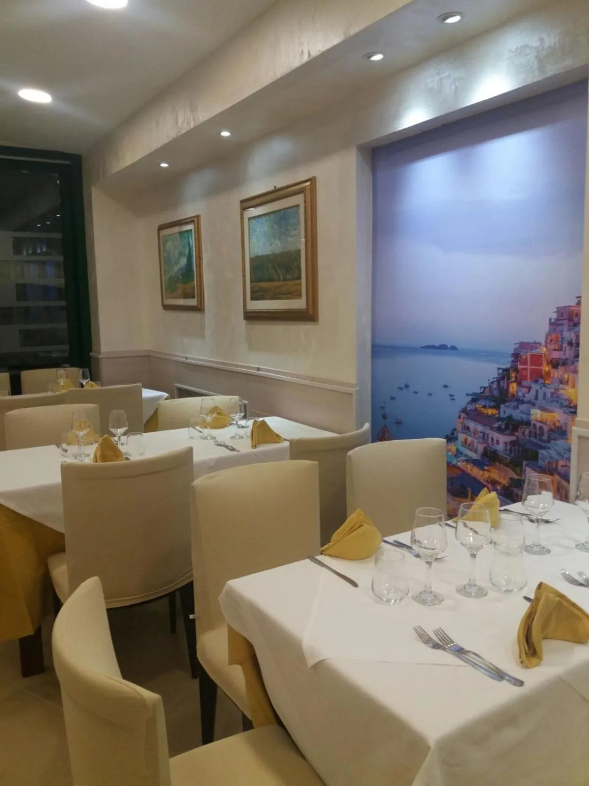 Restaurant/places to eat in Hotel Malaga