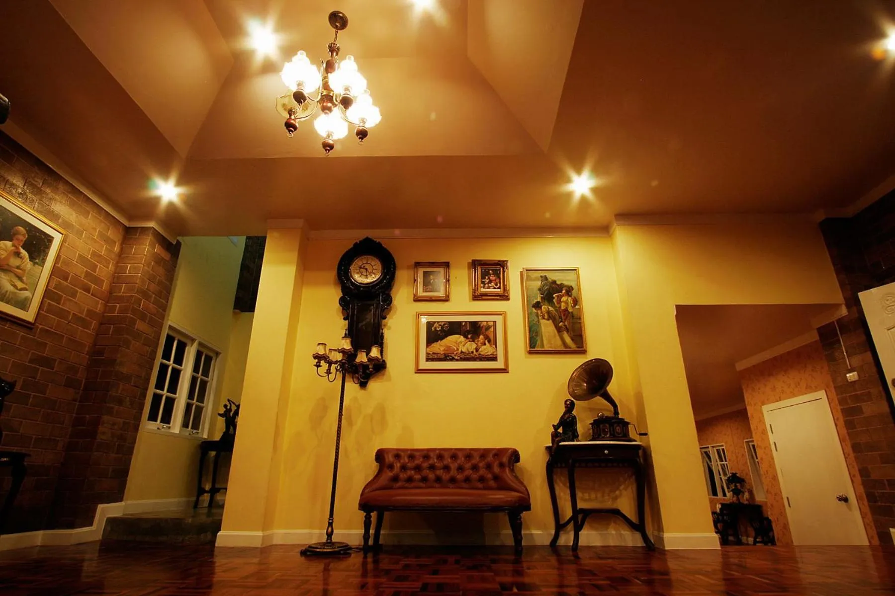 Seating area in Baan Kung Kang De Pai