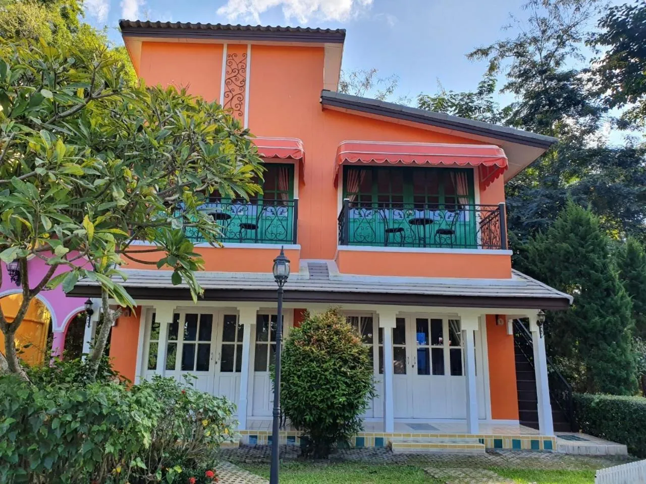 Property building in Baan Kung Kang De Pai