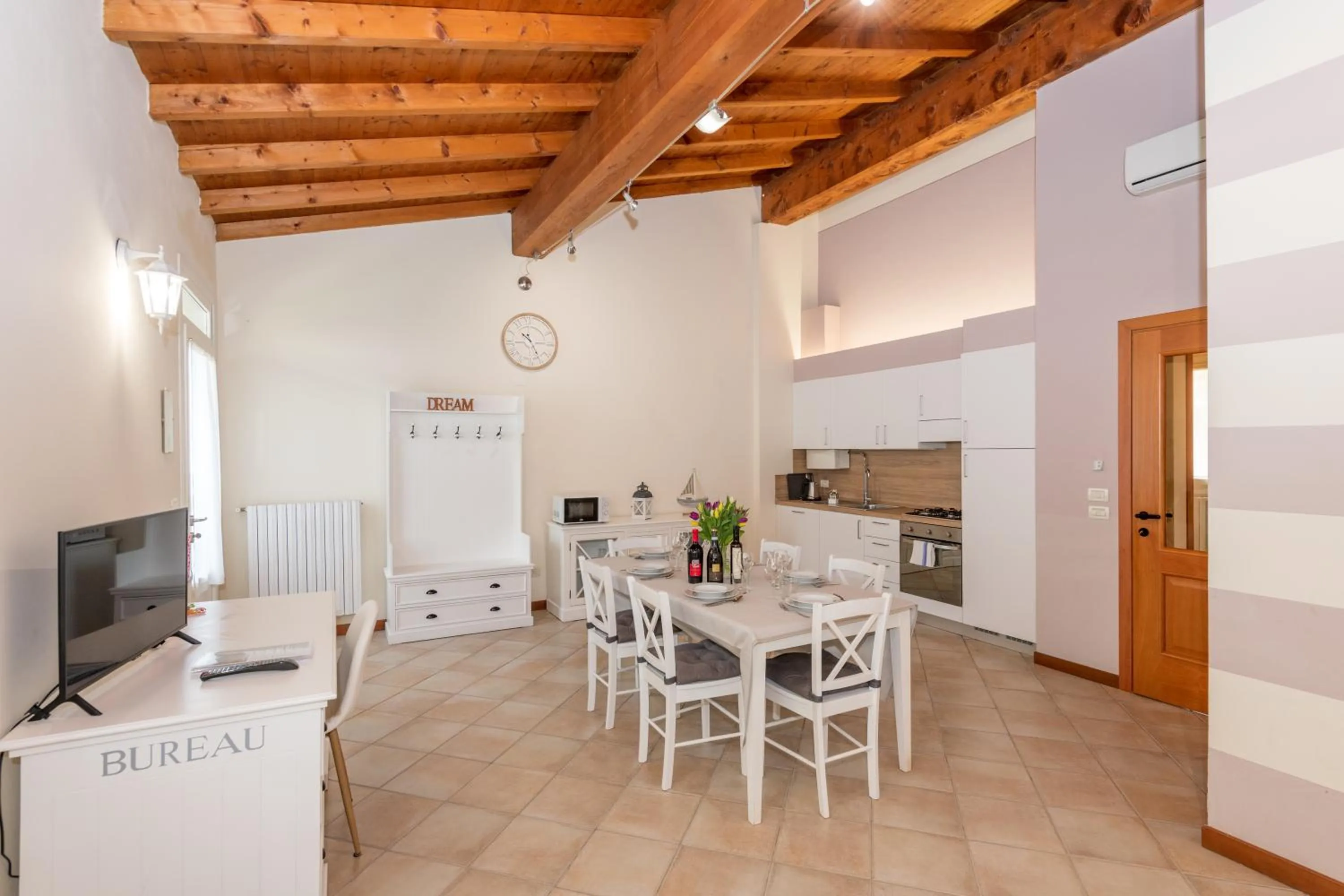 Living room in Bertoletta Village Apartments