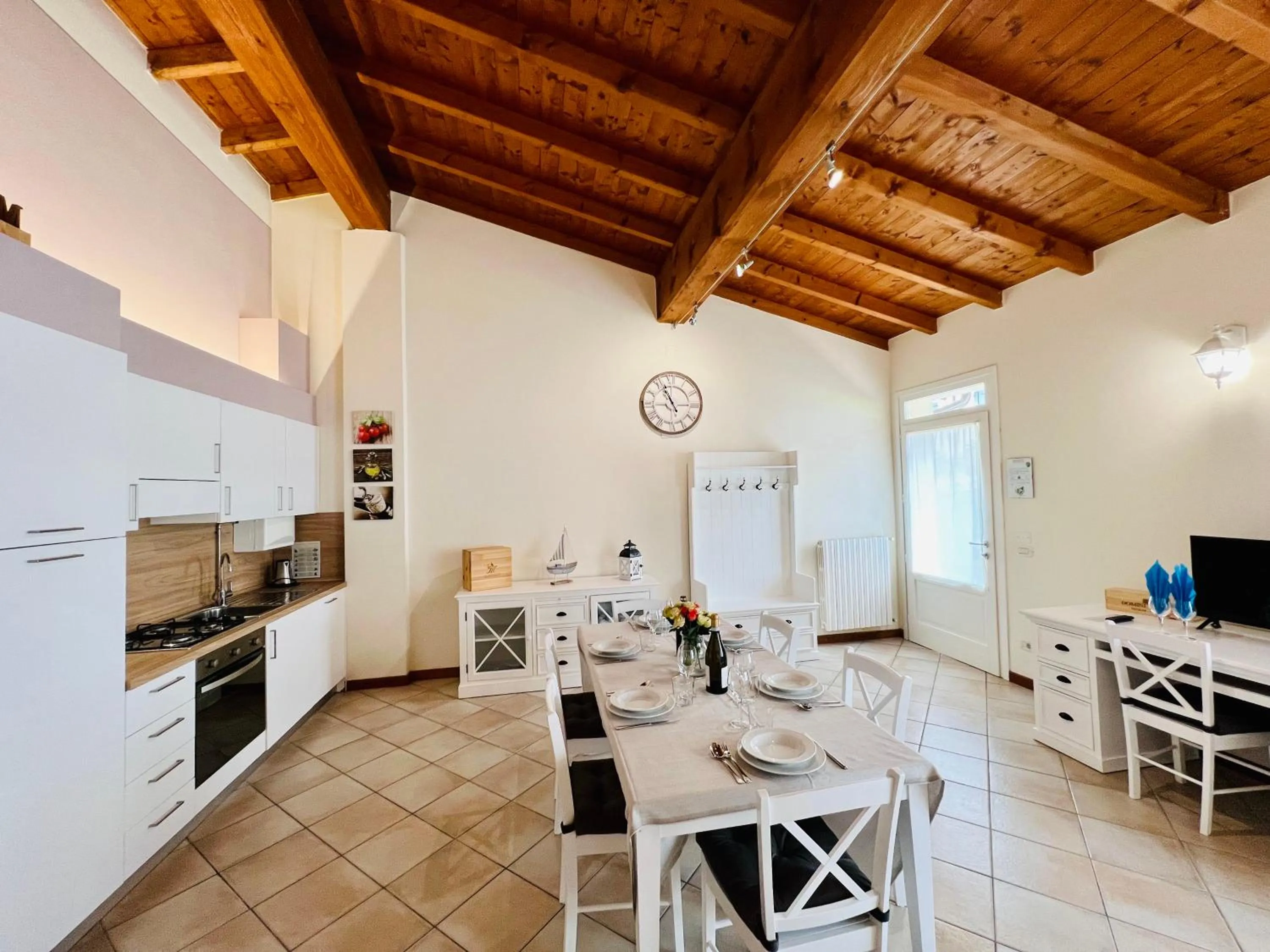 Kitchen or kitchenette in Bertoletta Village Apartments