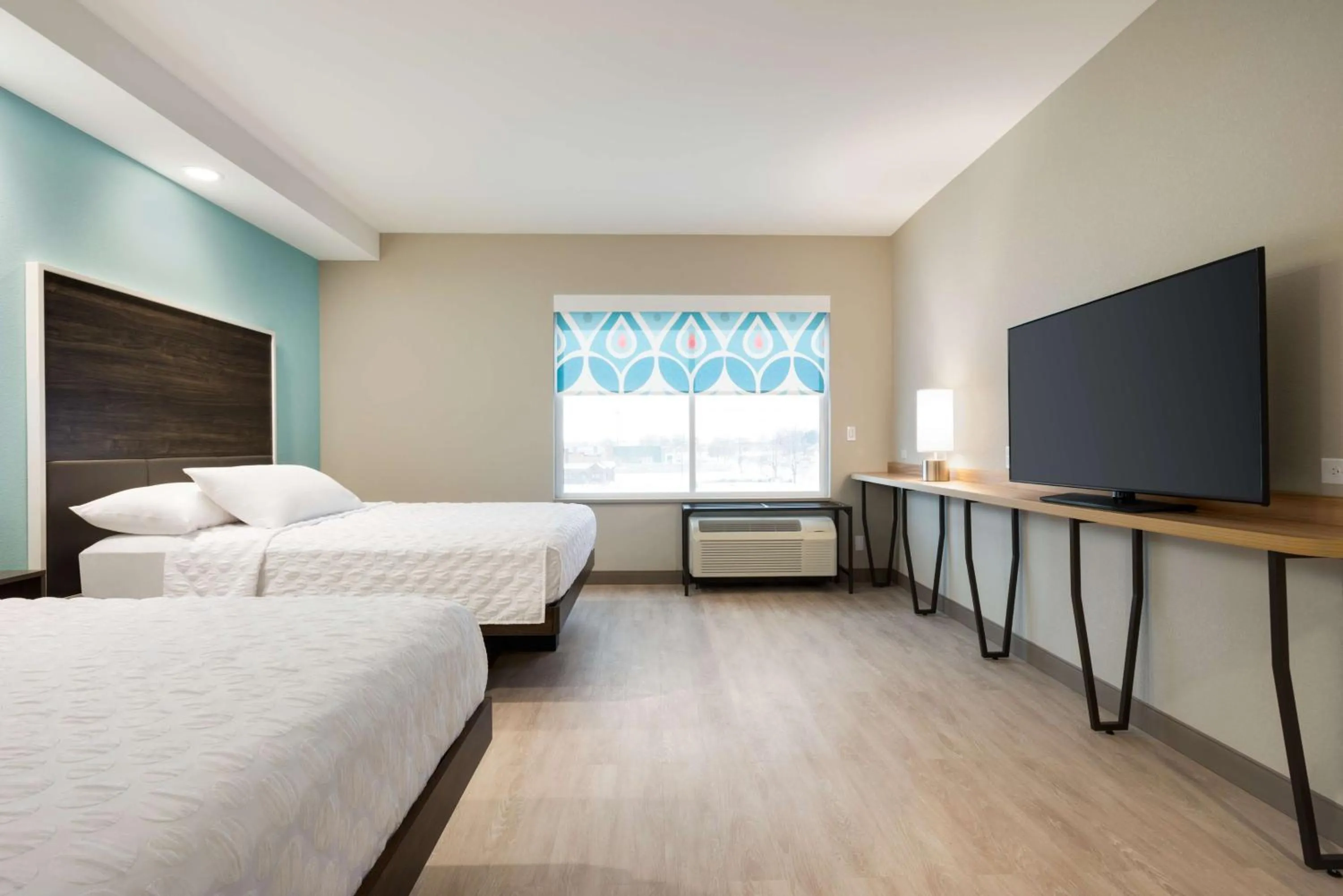 Bedroom, Bed in Tru By Hilton Cedar Rapids Westdale