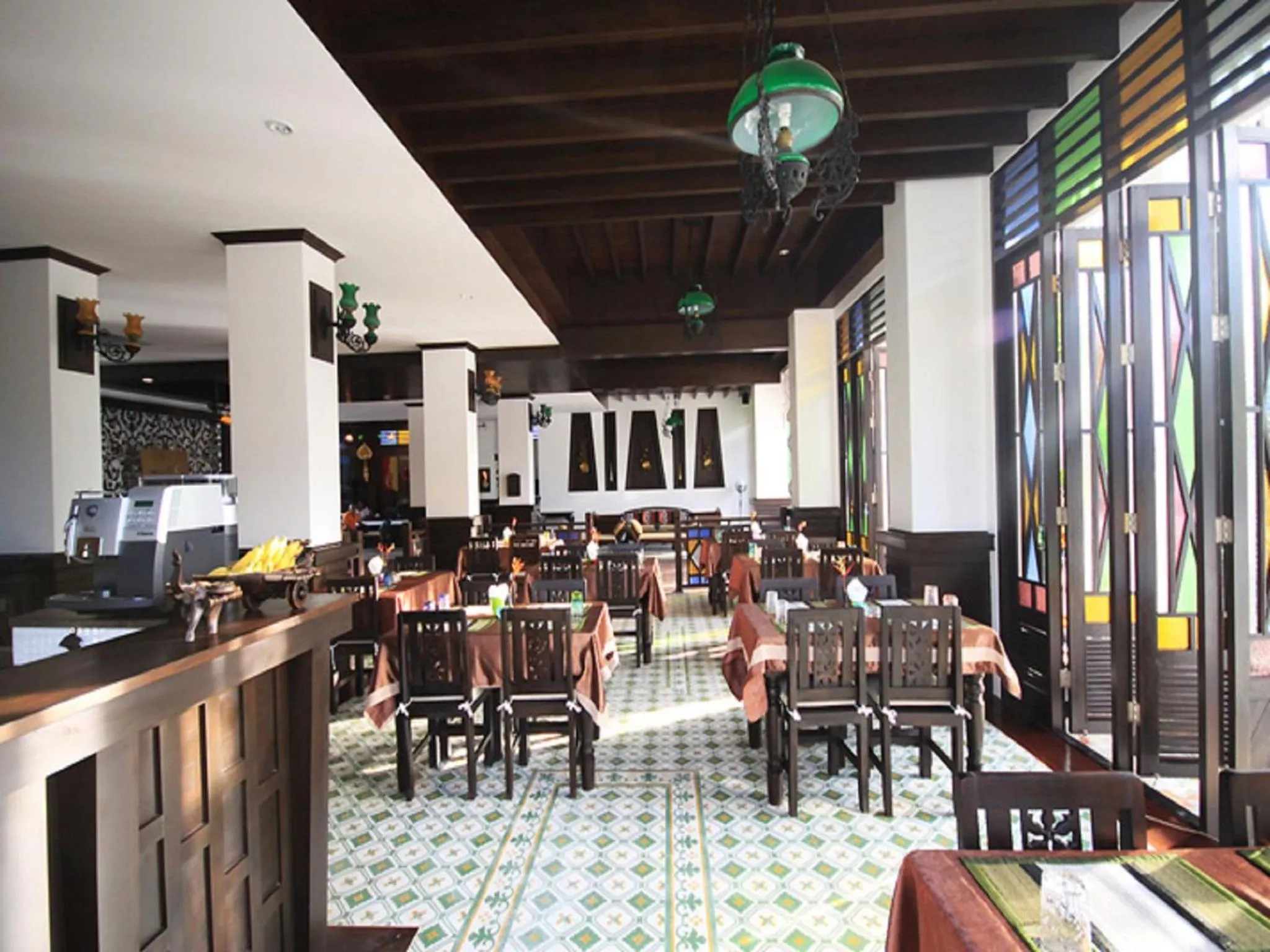 Restaurant/places to eat in Dee Andaman Hotel