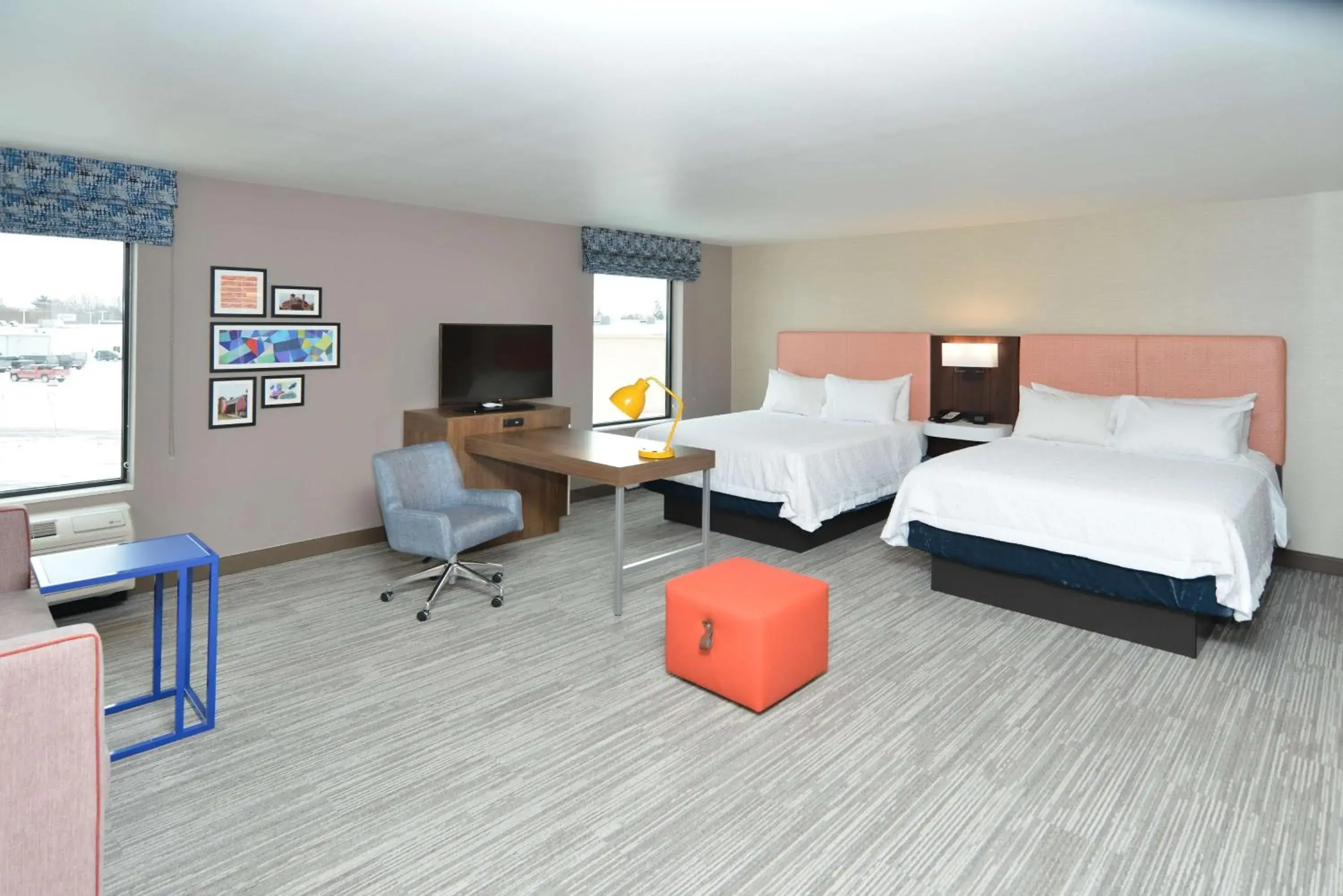 Bedroom, Bed in Hampton Inn & Suites Menomonie-UW Stout Bedroom, Bed in Hampton Inn & Suites Menomonie-UW Stout