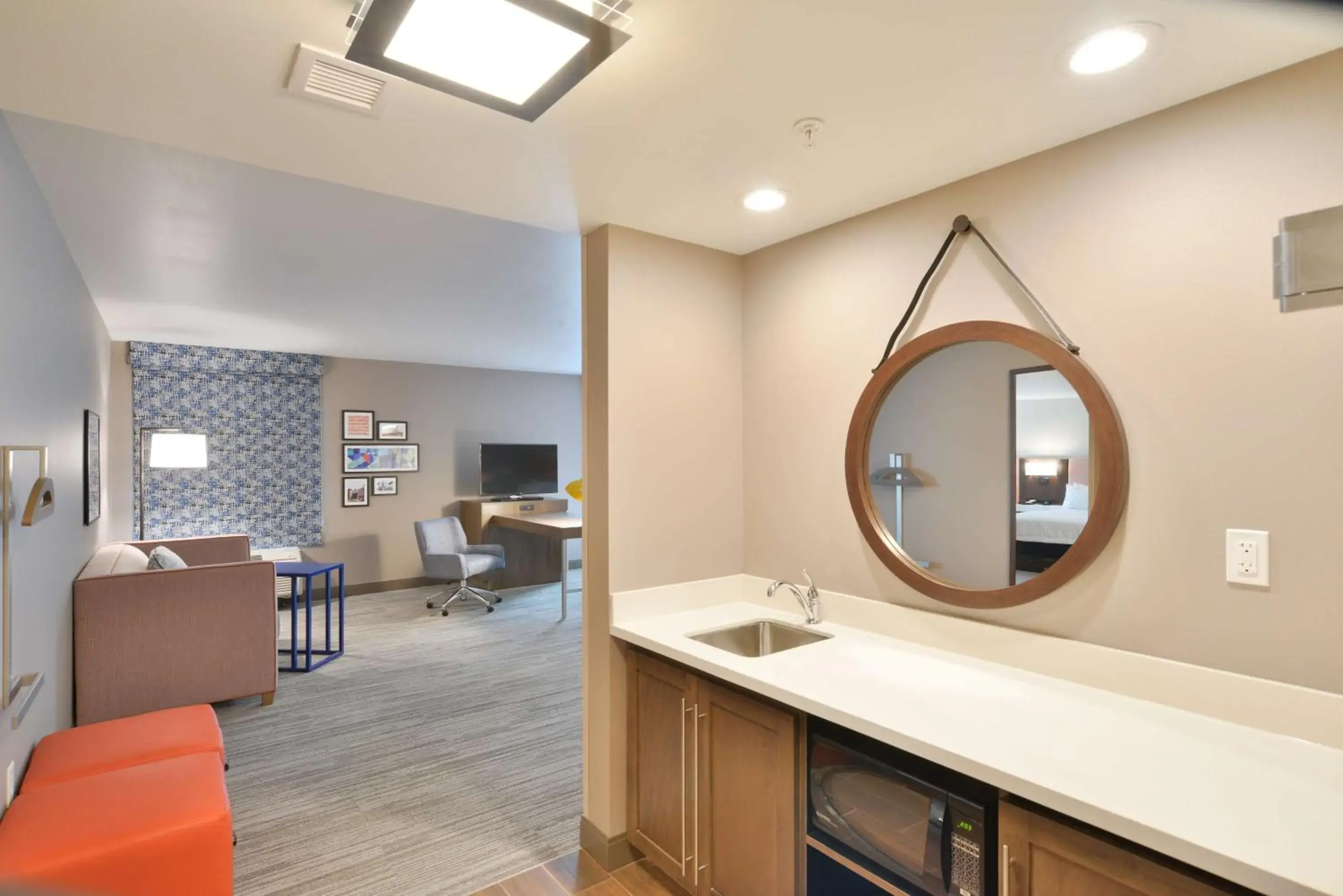 Bedroom in Hampton Inn & Suites Menomonie-UW Stout Bedroom in Hampton Inn & Suites Menomonie-UW Stout