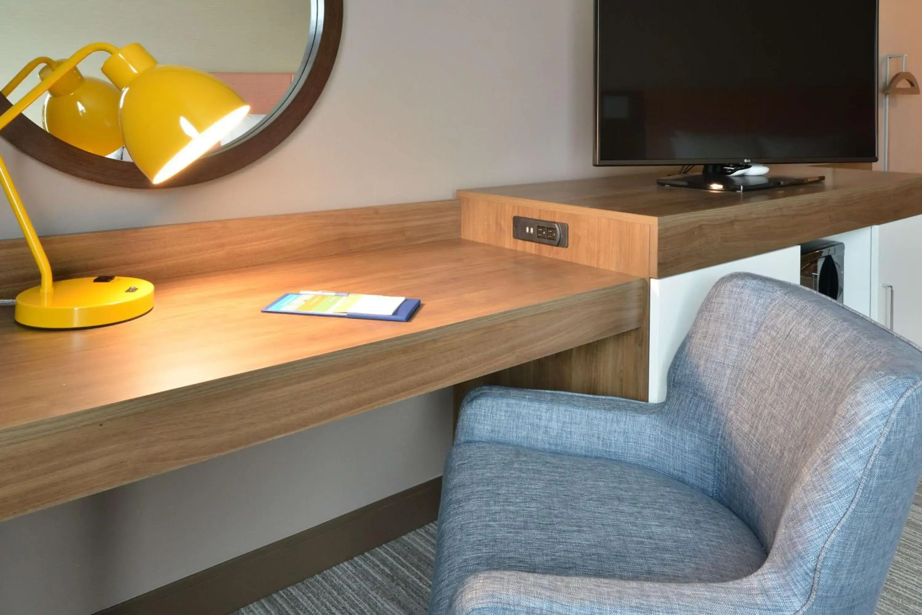 Bedroom in Hampton Inn & Suites Menomonie-UW Stout Bedroom in Hampton Inn & Suites Menomonie-UW Stout