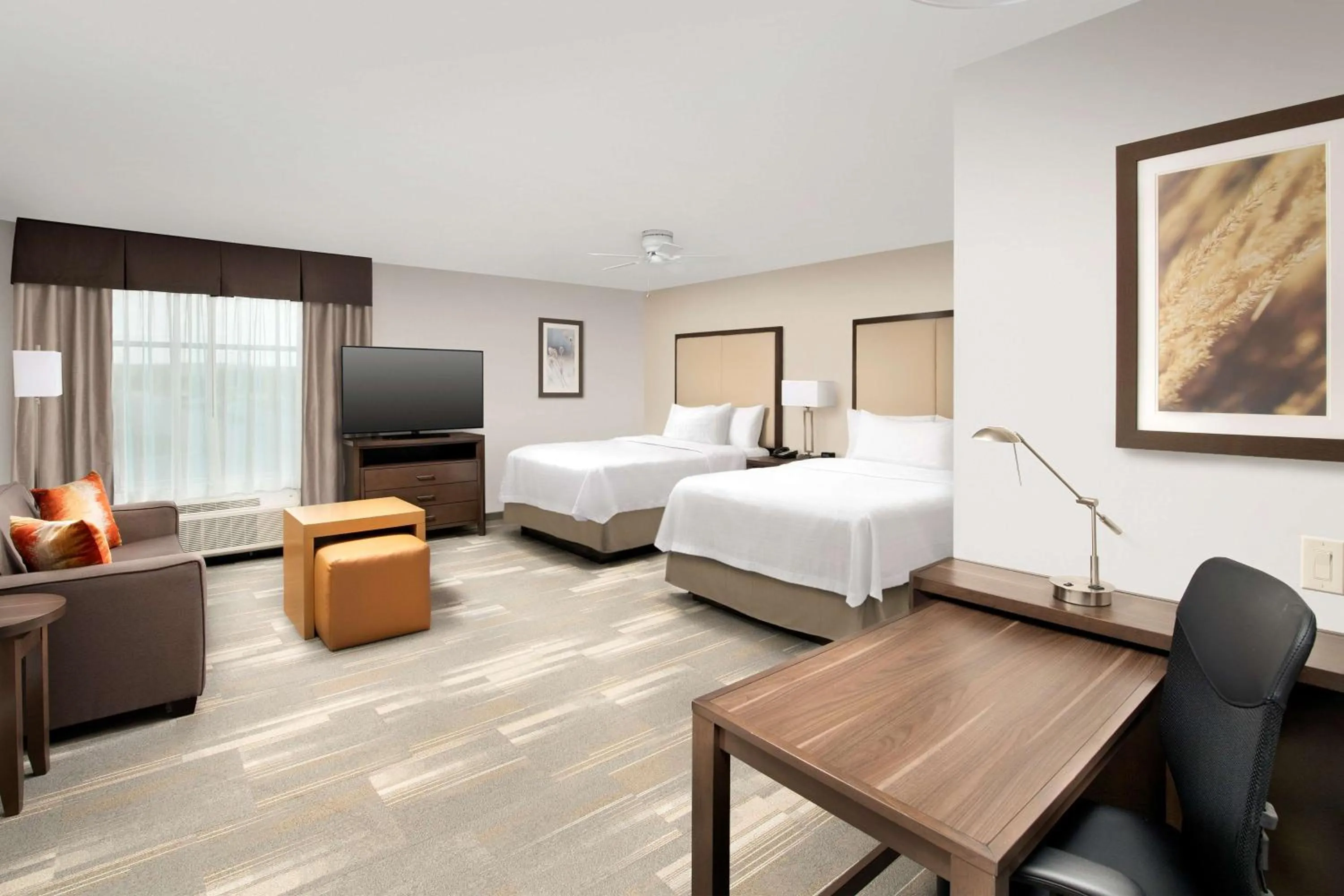 TV and multimedia, Bed in Homewood Suites By Hilton Kansas City Speedway