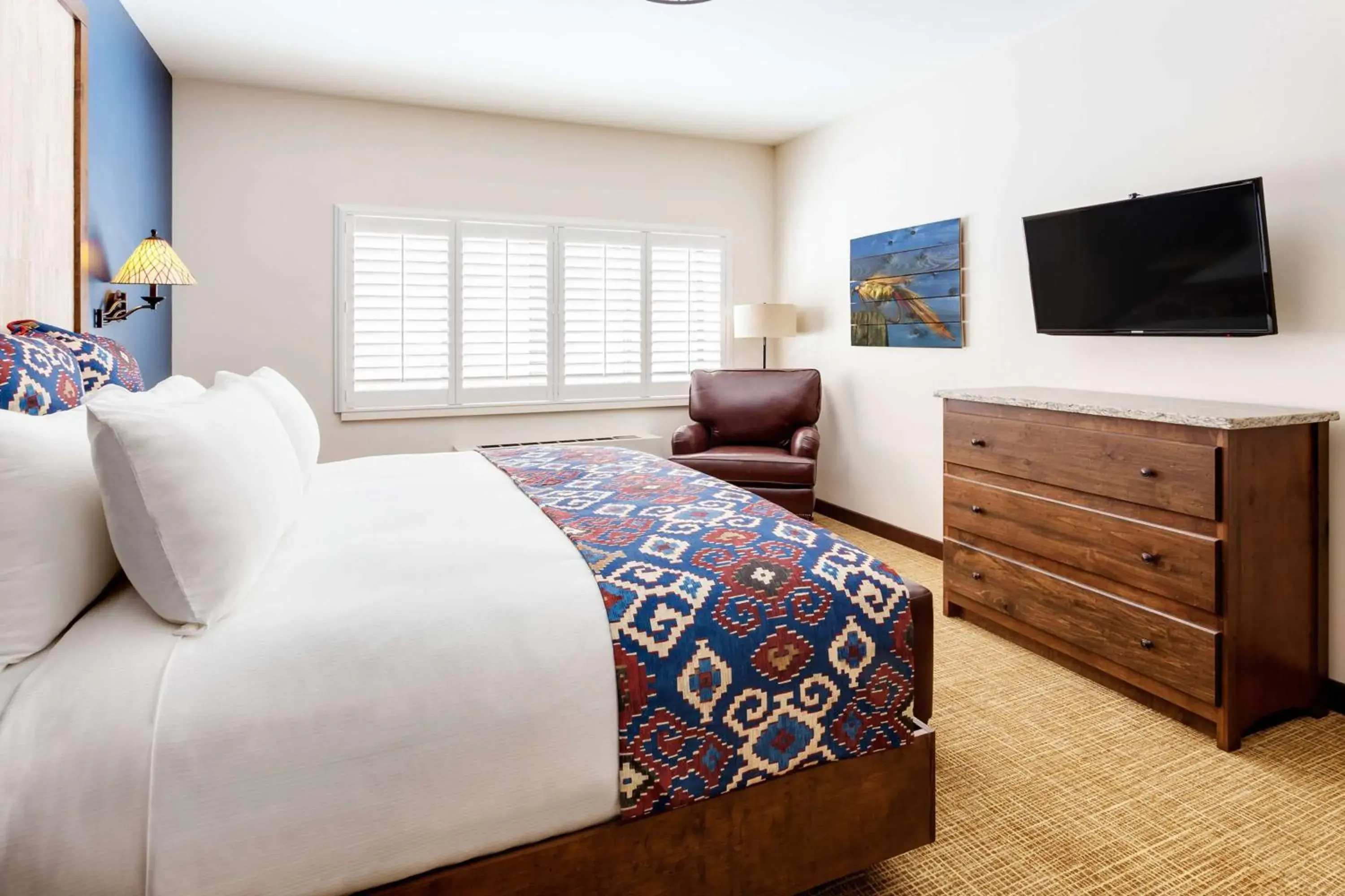 King Room with Roll-In Shower - Mobility and Hearing Access in Tailwater Lodge Altmar, Tapestry Collection By Hilton King Room with Roll-In Shower - Mobility and Hearing Access in Tailwater Lodge Altmar, Tapestry Collection By Hilton