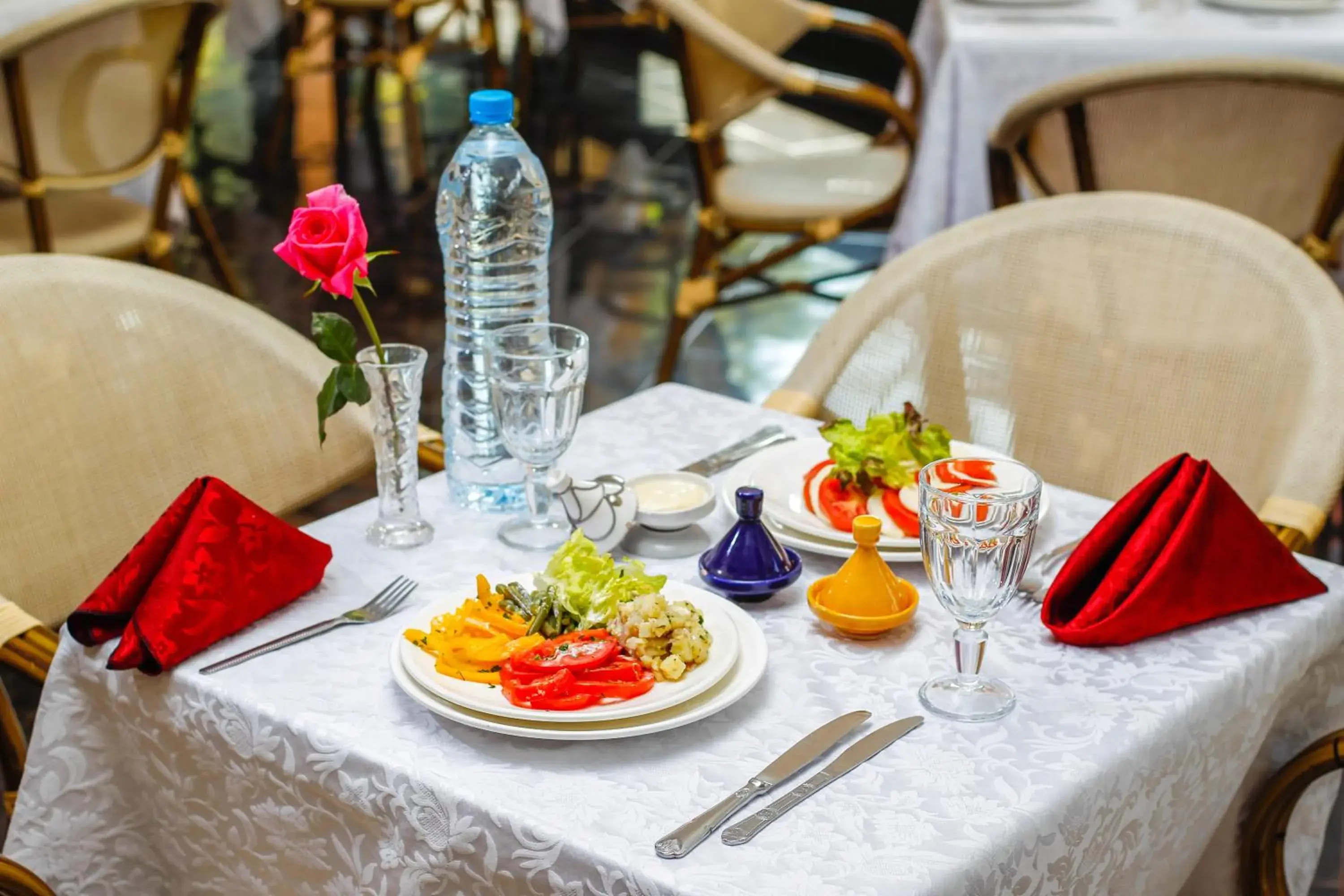 Meals, Restaurant/Places to Eat in Résidence-hotel Ezzahia